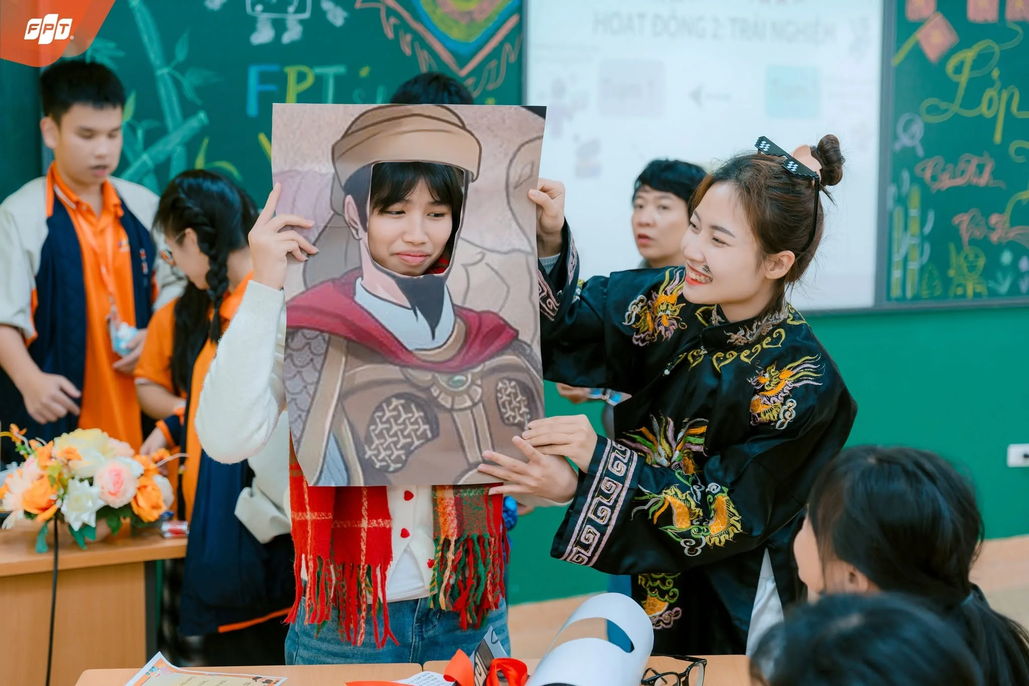 Trường học nhiều trải nghiệm – Học sinh FSchool Tây Hà Nội học từ lớp học đến đời sống - FPT Education Các hình thức học tập tương tác giúp học sinh chủ động tham gia vào nội dung bài học.