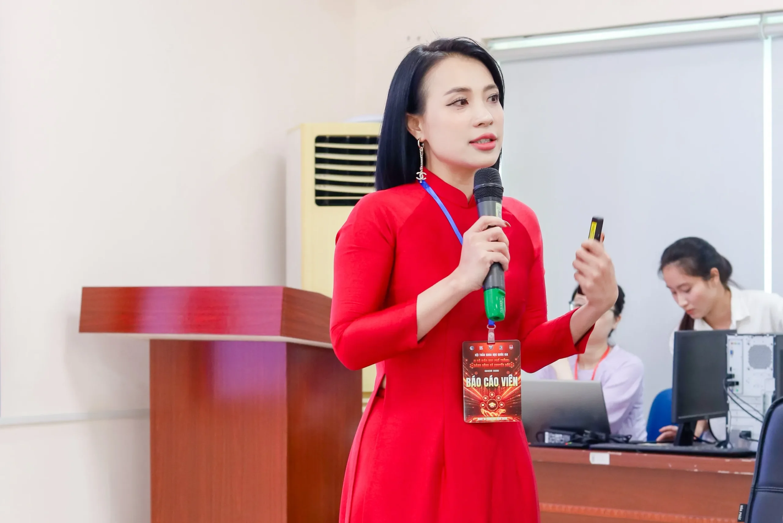 Lãnh đạo FPT Schools chia sẻ giải pháp ứng dụng AI đo năng lực số cho học sinh tại Hội thảo AI4EDU | FPT Schools