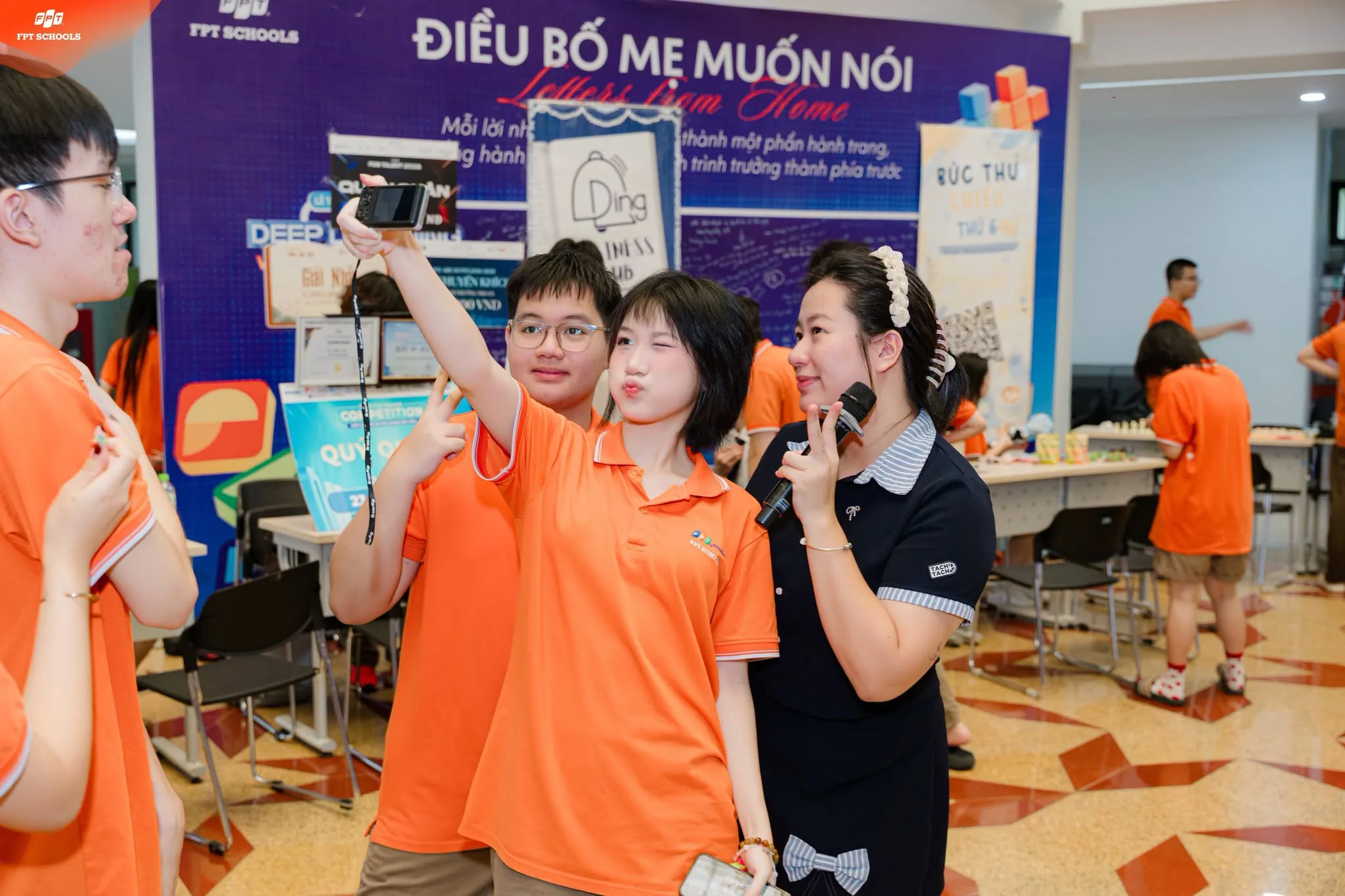 Khối M00 gồm những môn nào và ngành nào xét tuyển - FPT Education con-khong-tap-trung-hoc