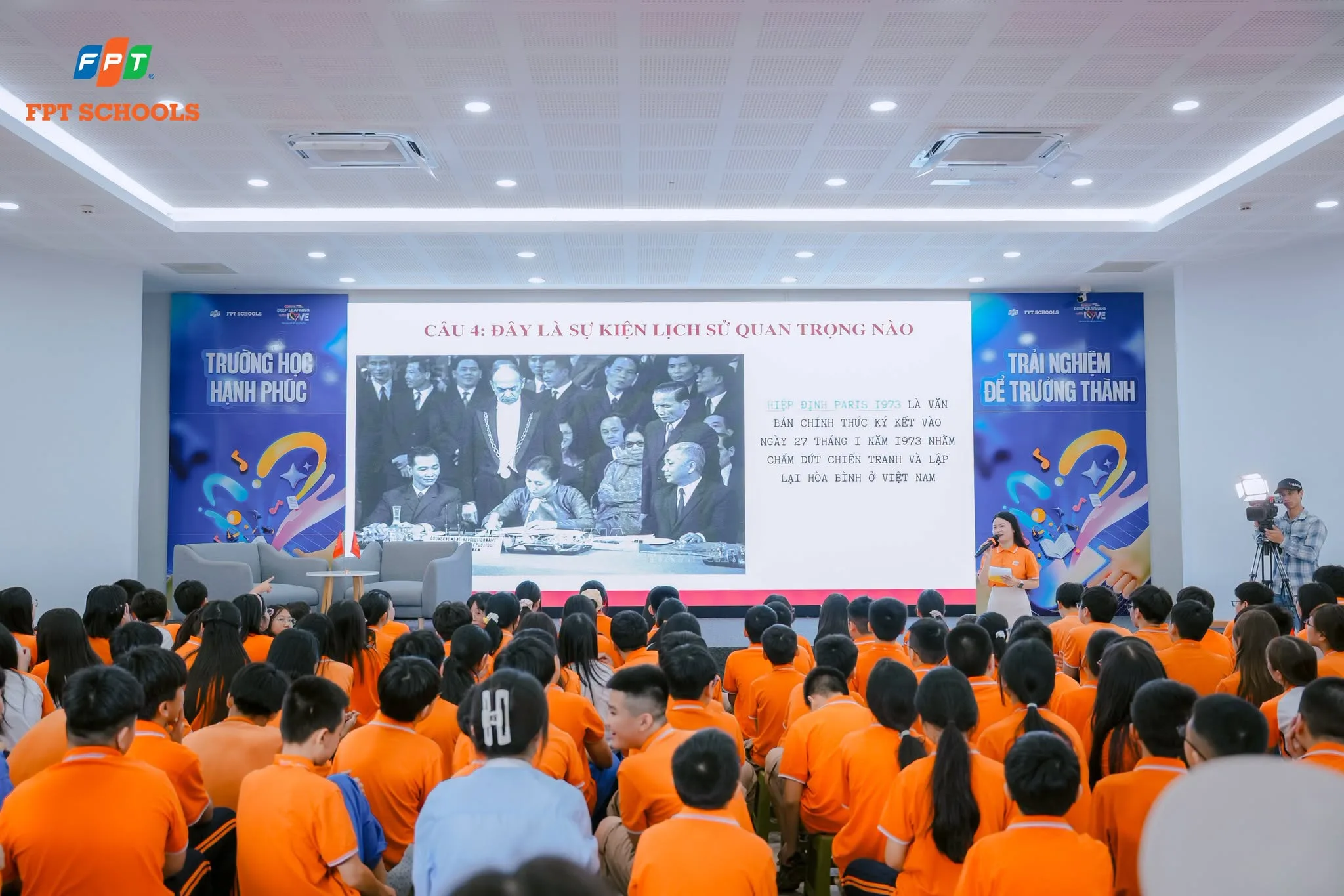 Minigame “Nhìn hình đoán mốc lịch sử”