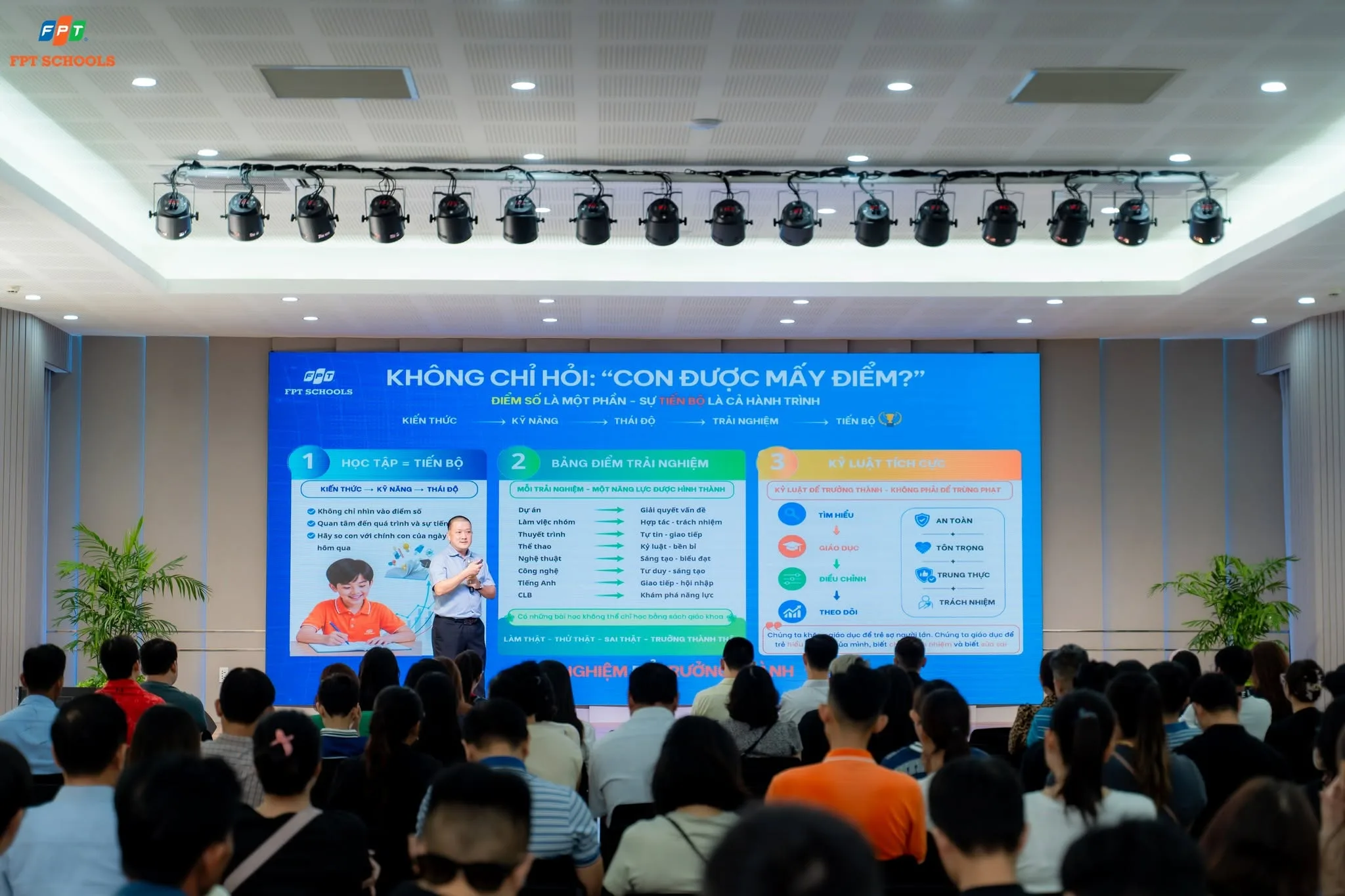 Deep Talking with Love tại FPT School Sóc Trăng: Chia sẻ để hiểu, hiểu để yêu thương | FPT Schools