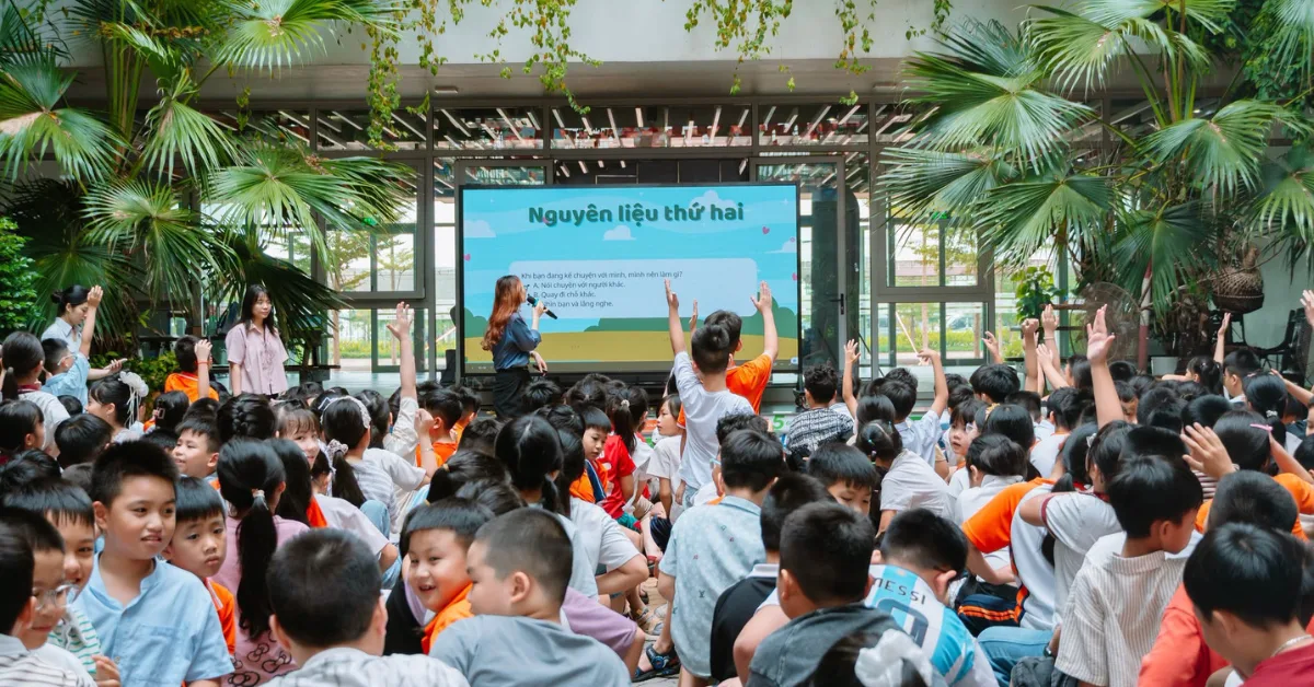 Kết nối tích cực – Cùng học sinh tạo nên “Chiếc bánh tình bạn” diệu kỳ tại FPT School Hà Nam | FPT Schools