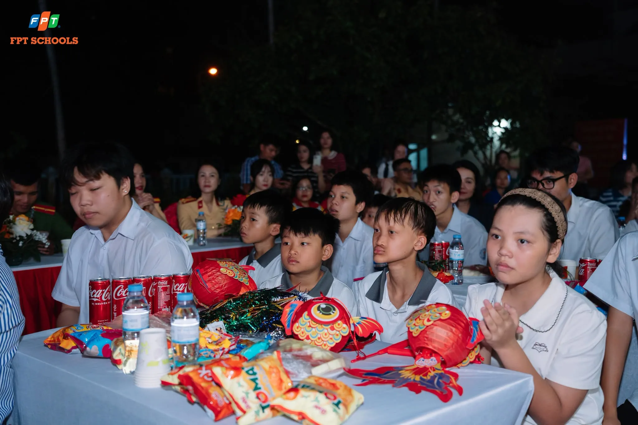 ĐÊM HỘI TRĂNG RẰM: FSCHOOLERS BẮC GIANG LAN TỎA YÊU THƯƠNG TẠI CƠ SỞ BẢO TRỢ XÃ HỘI - FPT Education ĐÊM HỘI TRĂNG RẰM: FSCHOOLERS BẮC GIANG LAN TỎA YÊU THƯƠNG TẠI CƠ SỞ BẢO TRỢ XÃ HỘI | FPT Schools