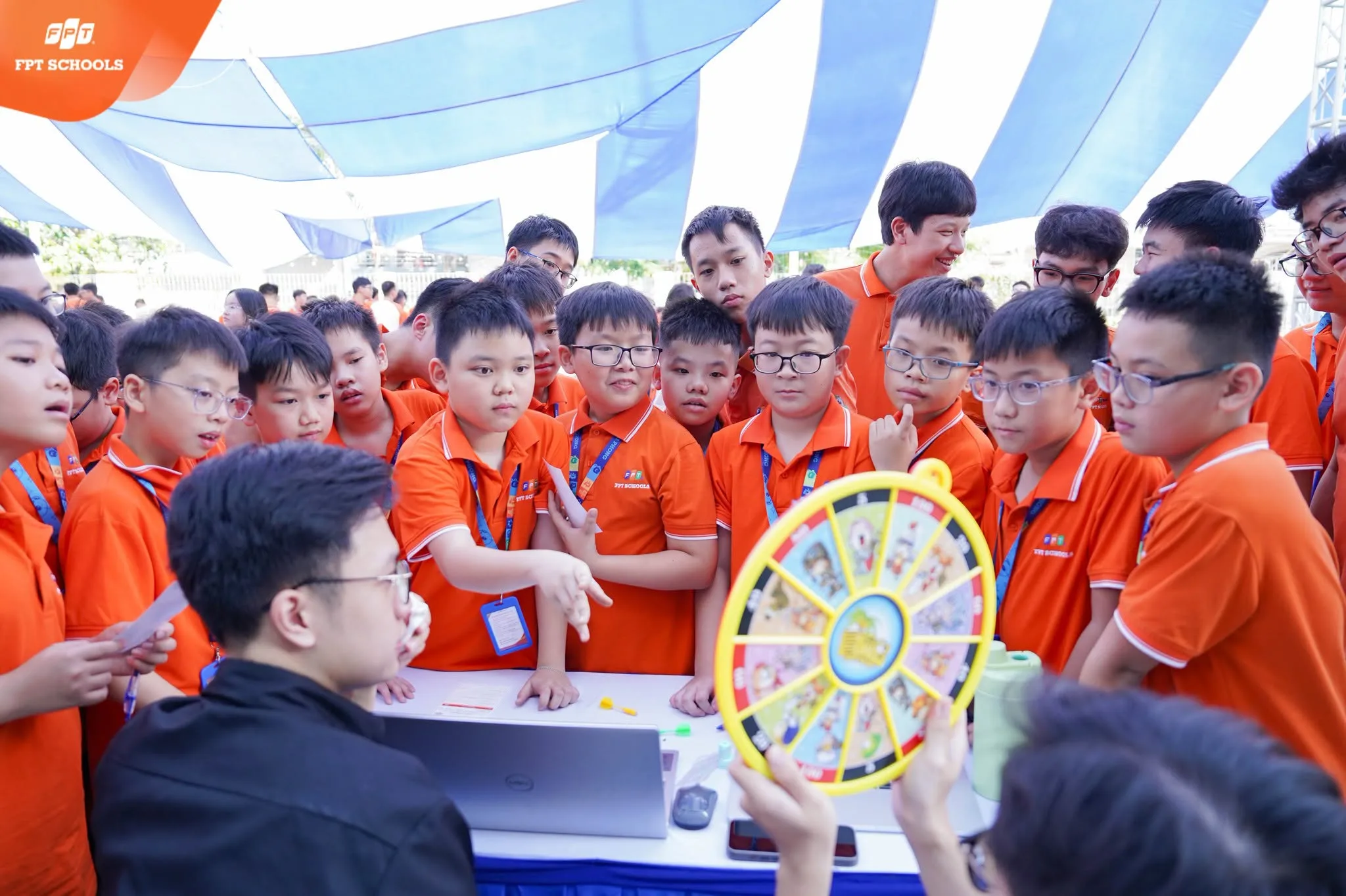 Ngày hội Khoa học Trải nghiệm: Gần 350 học sinh hào hứng khám phá | FPT Schools