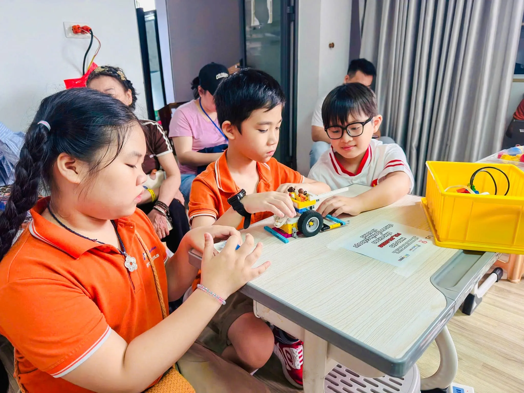 Từ những lần thử - sai đến chứng chỉ Vàng ROBOTACON® WRO® 2026 của 3 FPTers Cầu Giấy  | FPT Schools