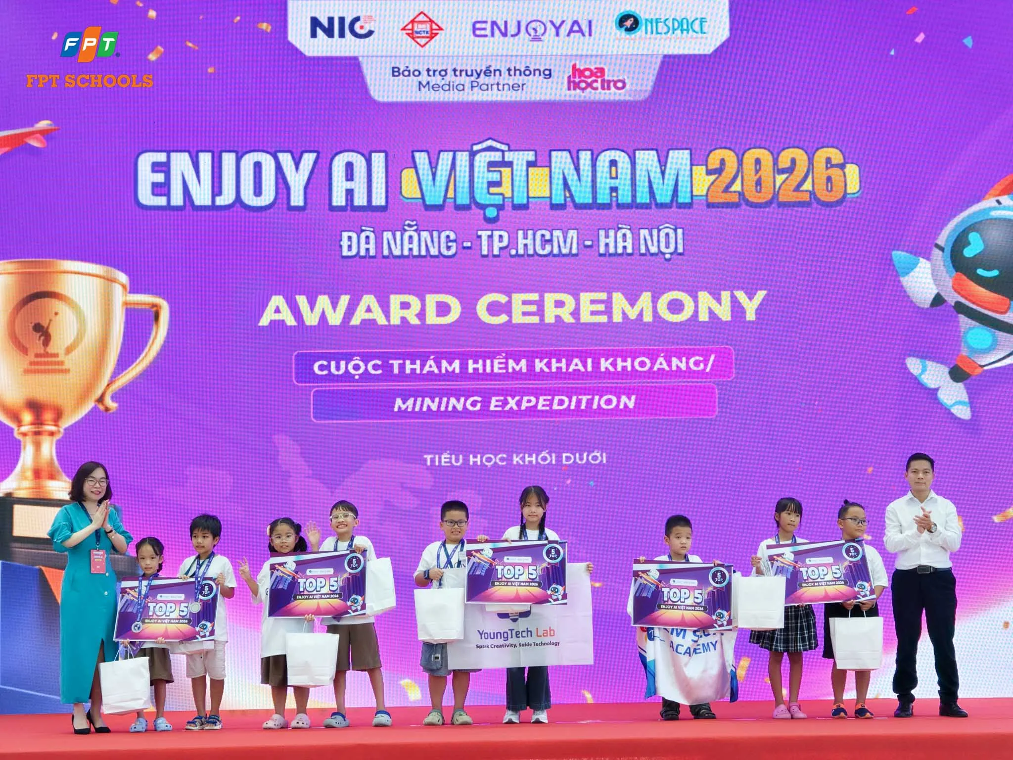 Fschoolers ghi dấu ấn tại ENJOY AI 2026, 10 đội thi giành vé tham dự Chung kết Quốc tế tại Trung Quốc | FPT Schools