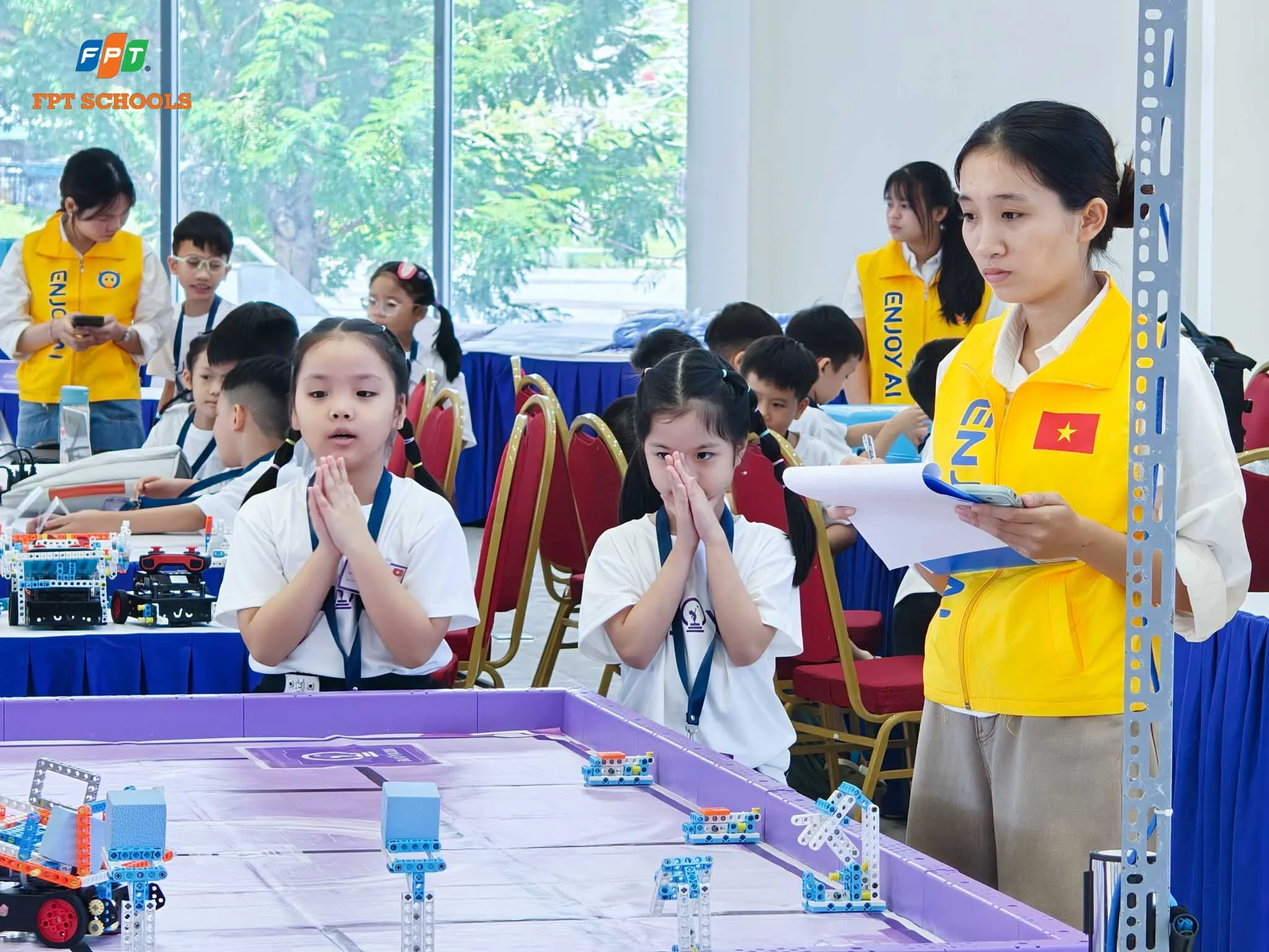 Fschoolers ghi dấu ấn tại ENJOY AI 2026, 10 đội thi giành vé tham dự Chung kết Quốc tế tại Trung Quốc | FPT Schools