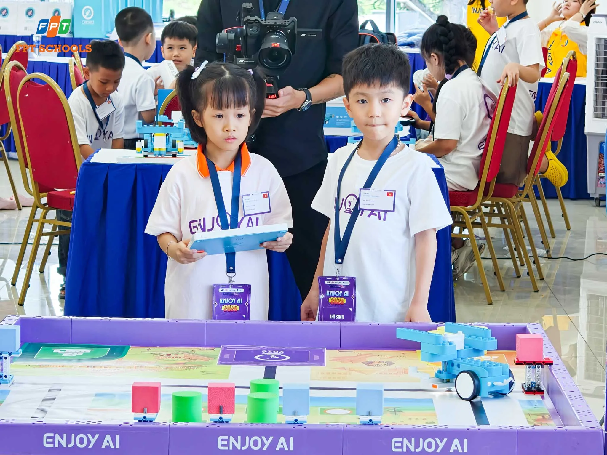 Fschoolers ghi dấu ấn tại ENJOY AI 2026, 10 đội thi giành vé tham dự Chung kết Quốc tế tại Trung Quốc | FPT Schools