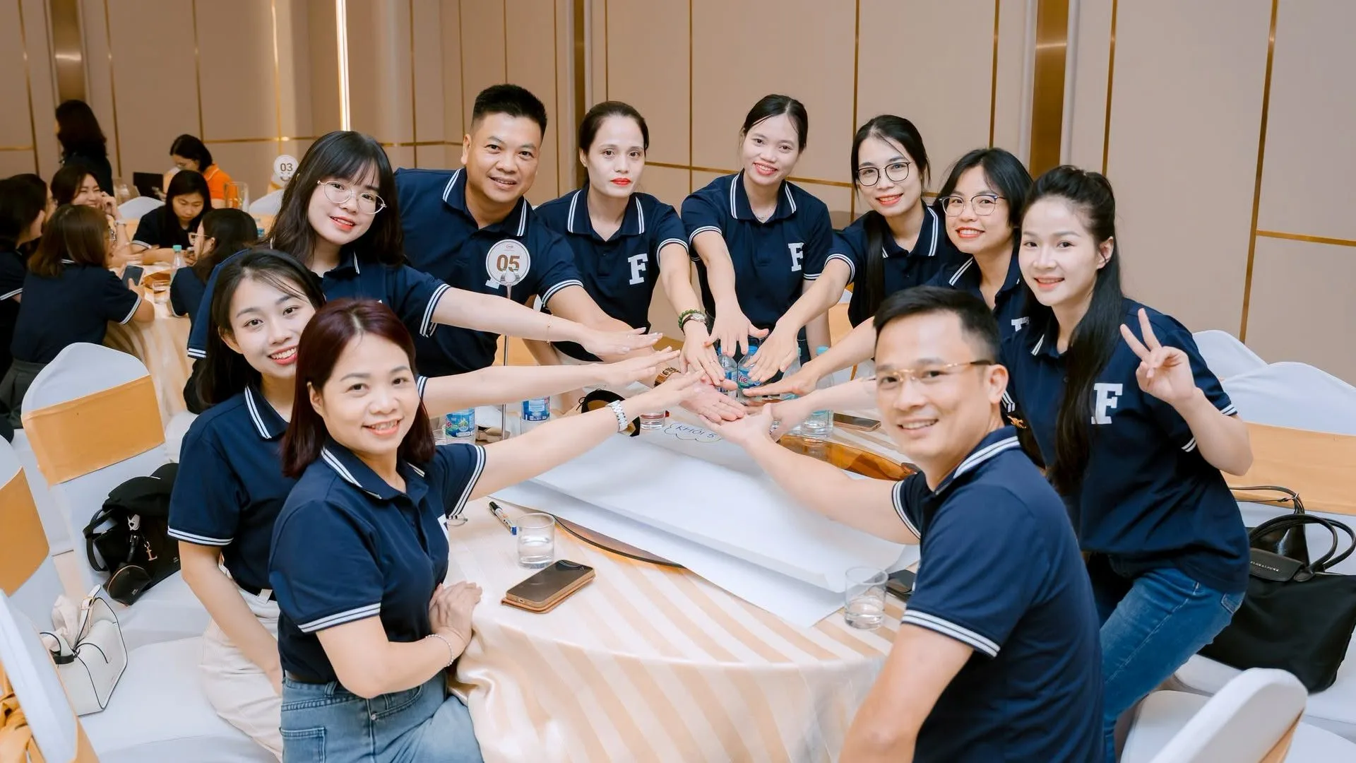 “Kết nối - Đồng hành - Yêu thương”: FPT School Cầu Giấy gặp gỡ đại diện Ban Phụ huynh 67 lớp | FPT Schools