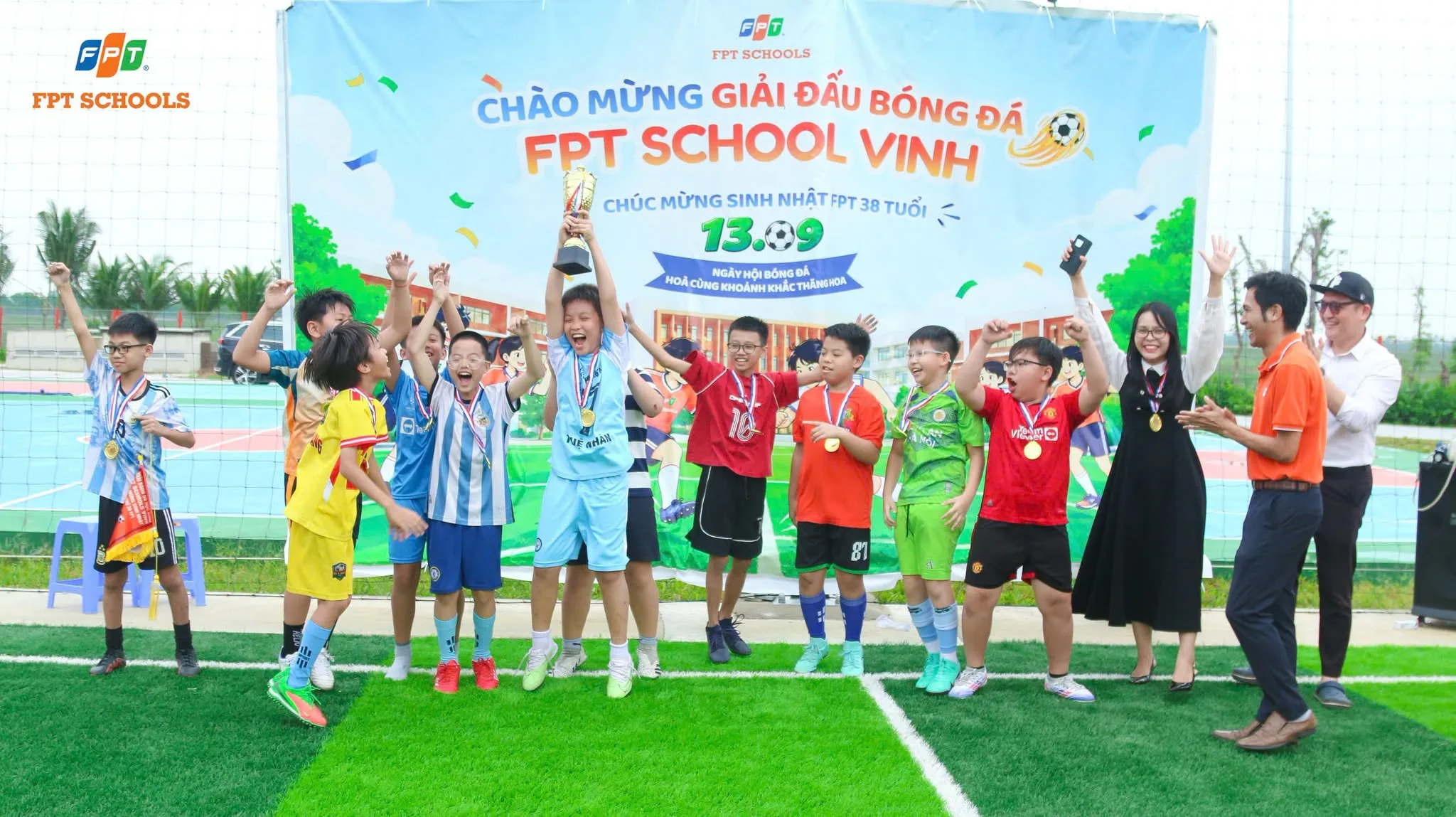 Học sinh FPT School Vinh tranh tài sôi nổi tại Giải bóng đá Học sinh Trung học - FPT Education Học sinh FPT School Vinh tranh tài sôi nổi tại Giải bóng đá Học sinh Trung học | FPT Schools