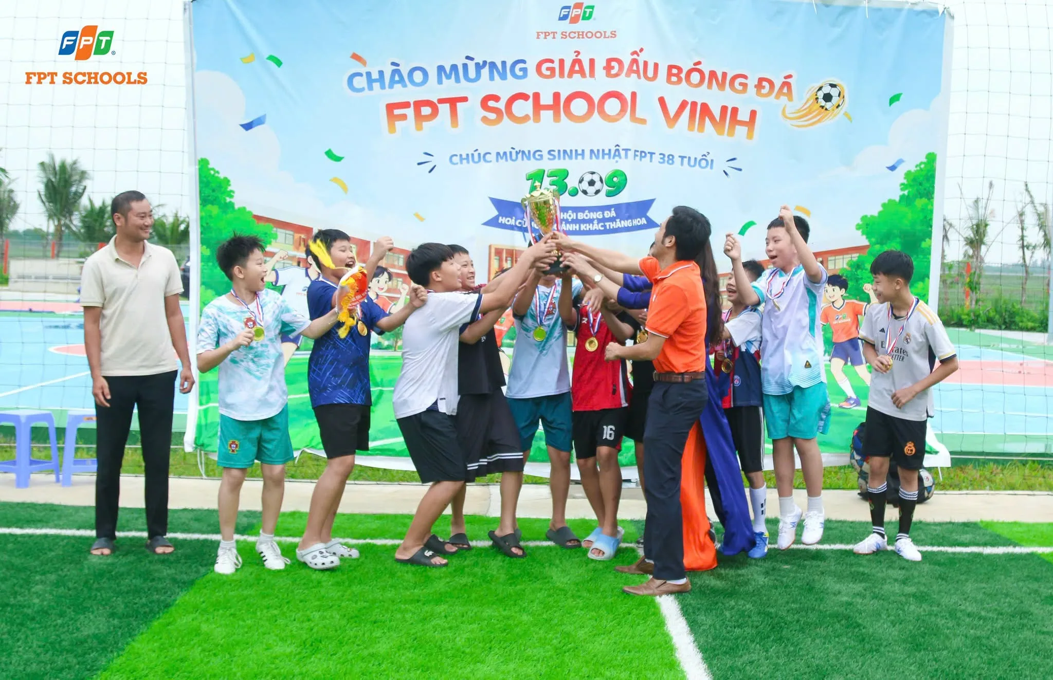 Giải bóng đá học sinh trung học do FPT School Vinh tổ chức