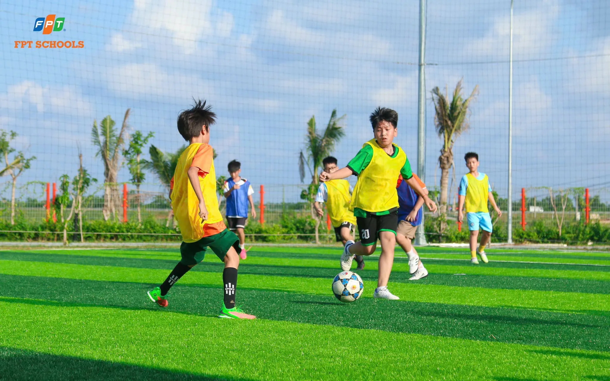 Học sinh FPT School Vinh tranh tài sôi nổi tại Giải bóng đá Học sinh Trung học - FPT Education Học sinh FPT School Vinh tranh tài sôi nổi tại Giải bóng đá Học sinh Trung học | FPT Schools