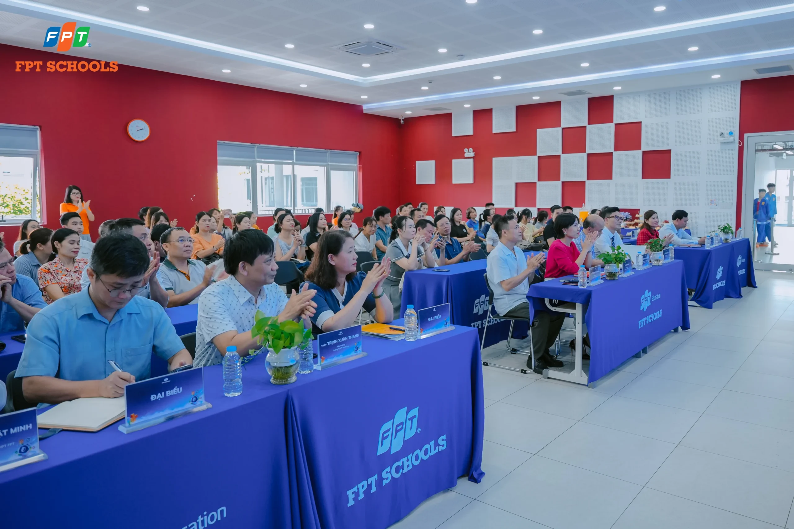 Giáo dục AI: Từ yêu cầu của Bộ GD&ĐT đến lớp học và quyết định dựa trên dữ liệu | FPT Schools