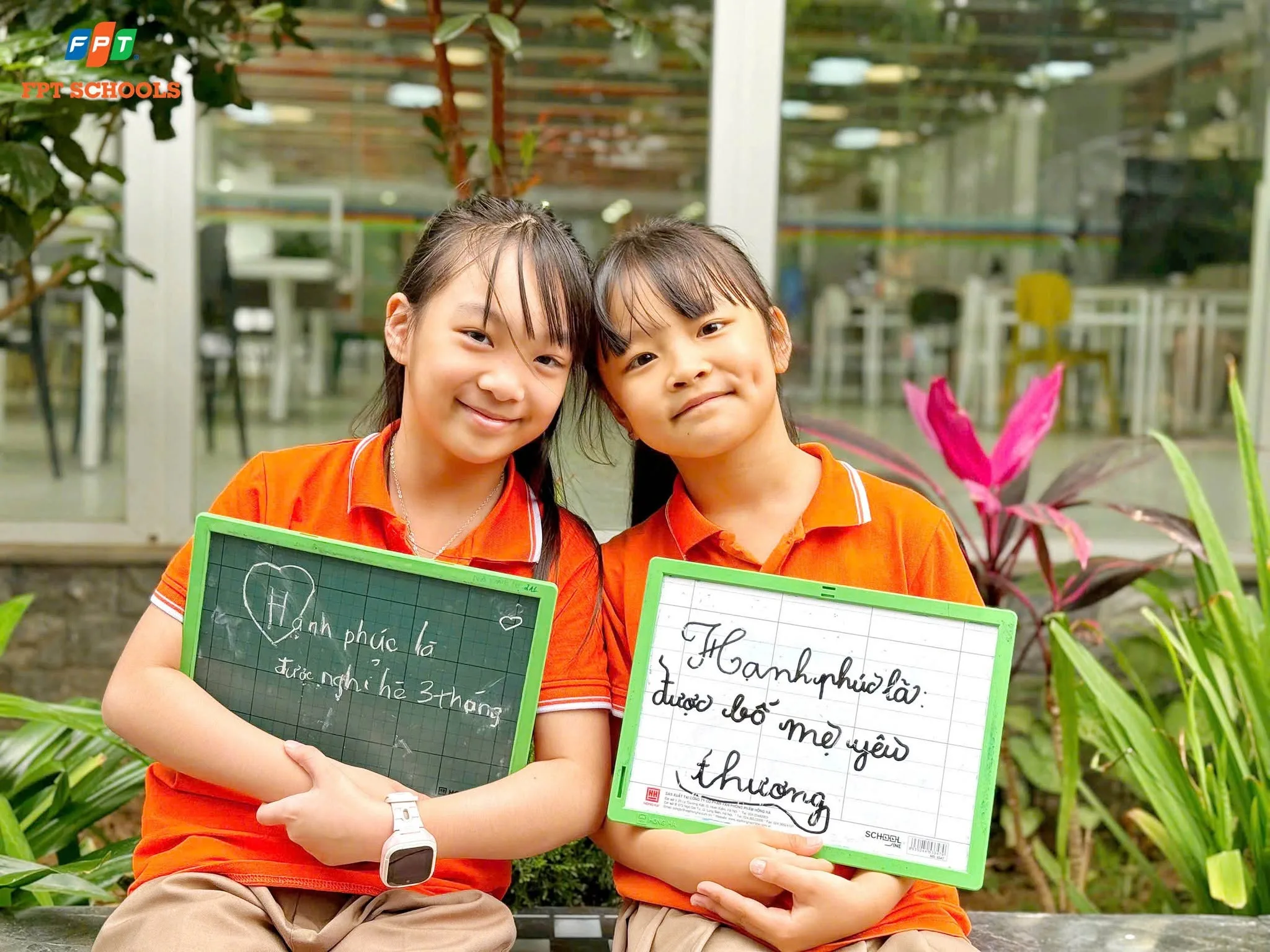 Học thiết kế đồ họa ra trường làm gì? Top 7 công việc dành cho Designer - FPT Education he-thong-truong-pho-thong-fpt-s141