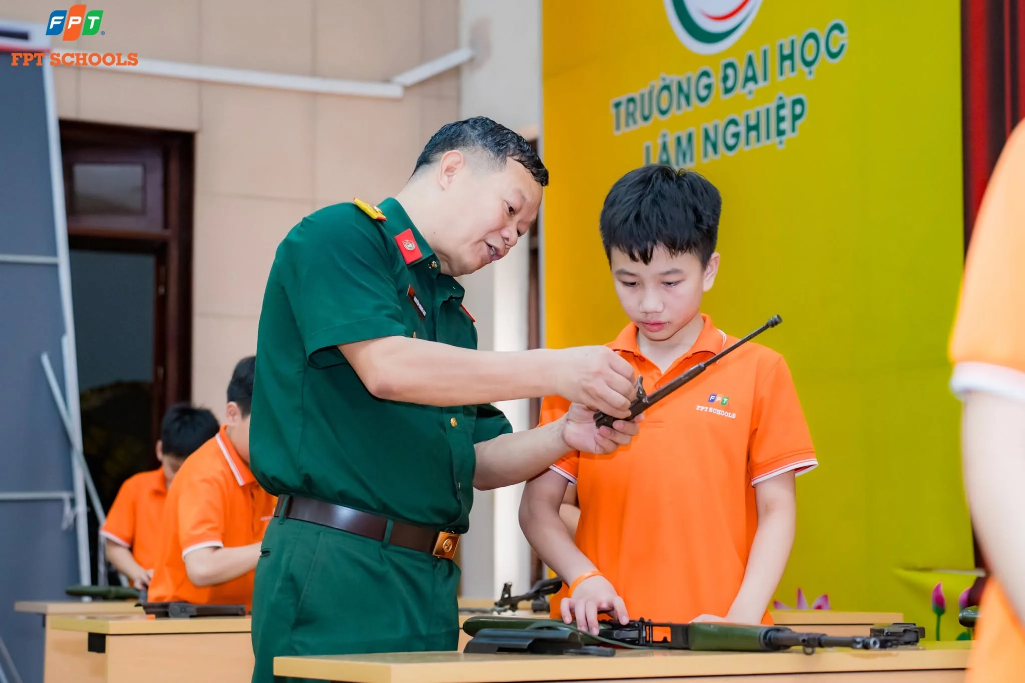 Cách phòng tránh thuốc lá điện tử giúp học sinh bảo vệ sức khỏe | FPT Schools