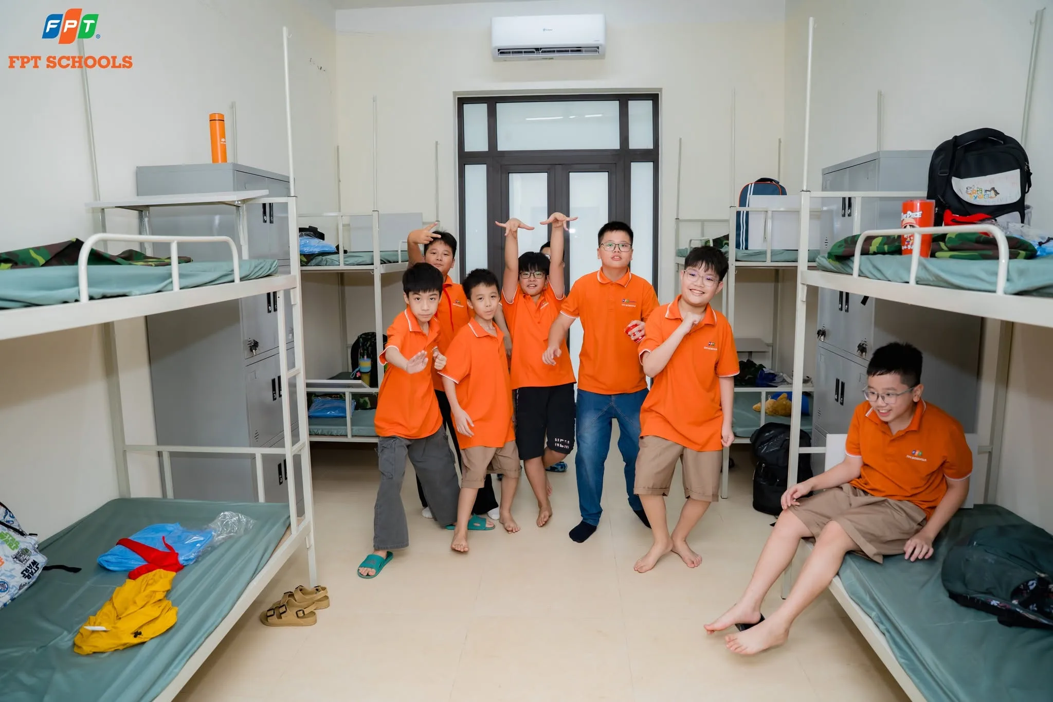 Trẻ hiếu động là gì? Nhận biết và chăm sóc trẻ hiếu động đúng cách - FPT Education Trẻ hiếu động là gì? Nhận biết và chăm sóc trẻ hiếu động đúng cách | FPT Schools
