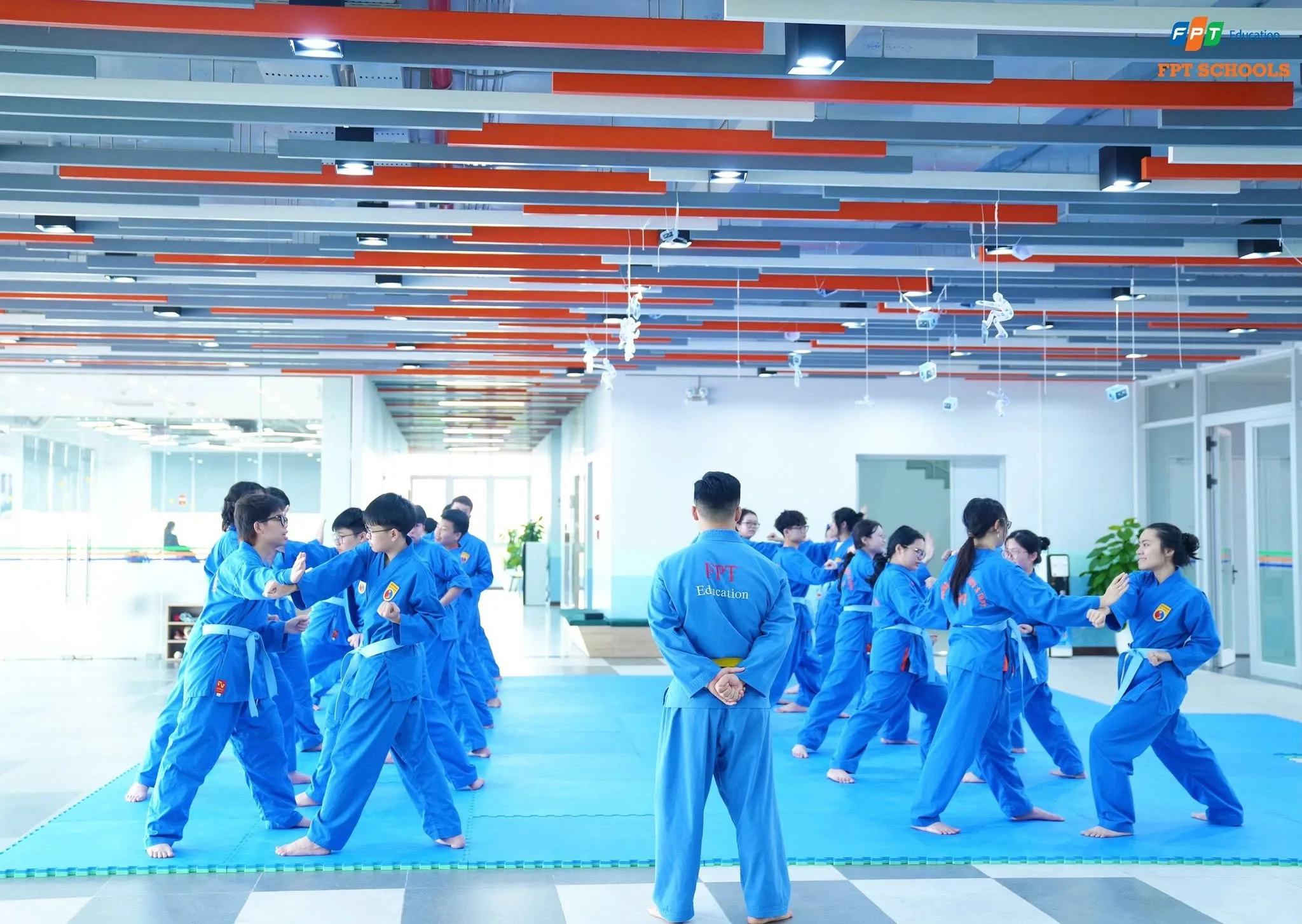 5 cách dạy con tự vệ hiệu quả cha mẹ nên áp dụng | FPT Schools
