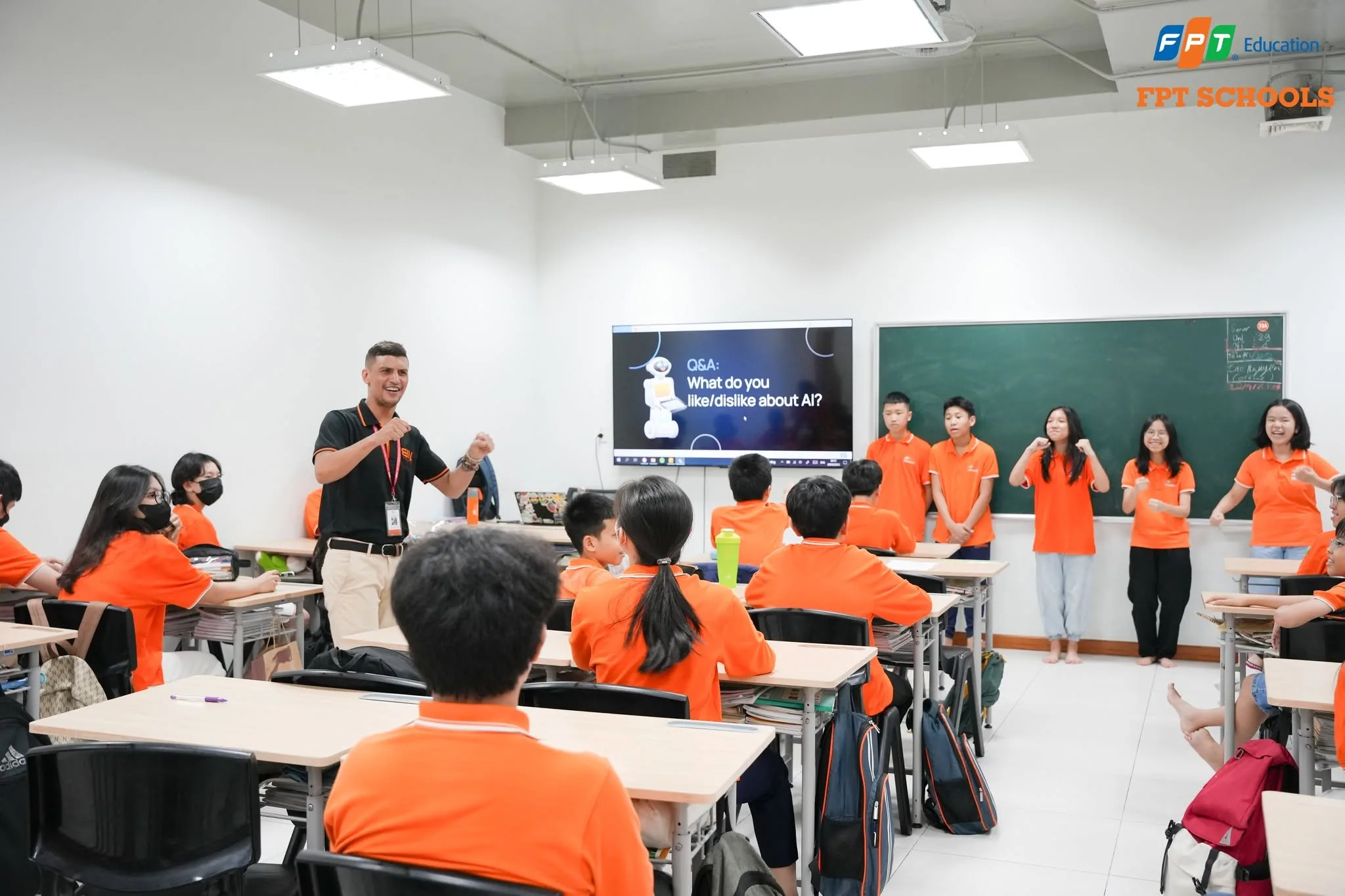 Có nên cho trẻ đi học sớm không? Xác định thời điểm lý tưởng cho con đi học | FPT Schools