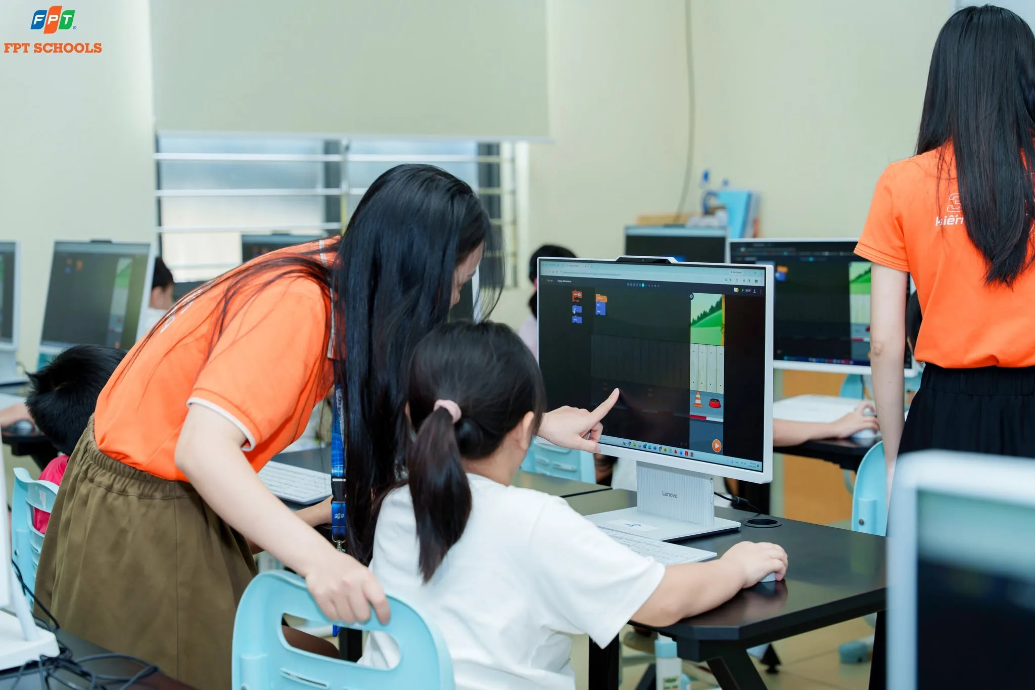 Phòng học thông minh gồm những gì để triển khai hiệu quả trong nhà trường | FPT Schools