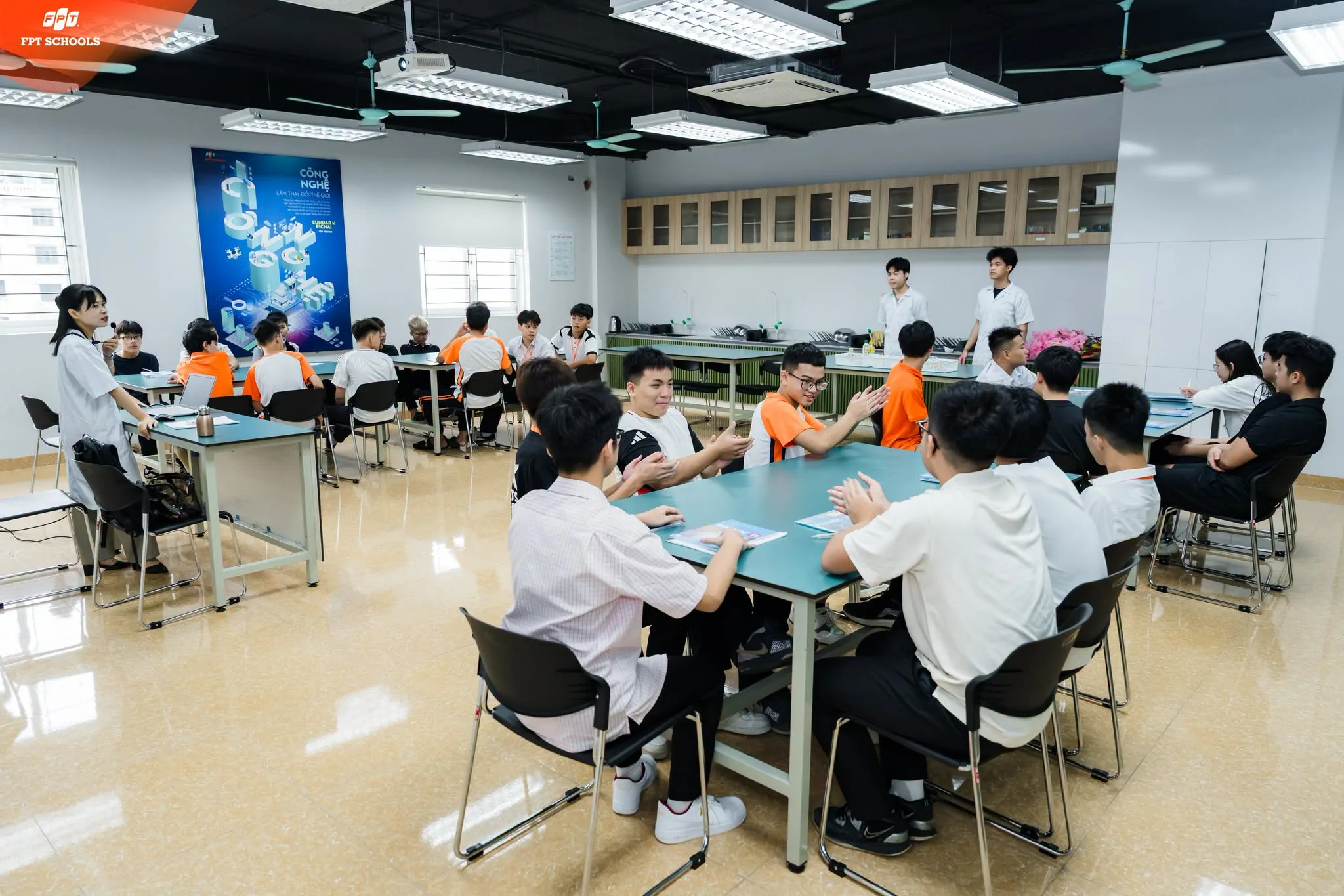 Lợi ích của camera trong lớp học đối với phụ huynh và học sinh - FPT Education he-thong-truong-pho-thong-fpt-s86