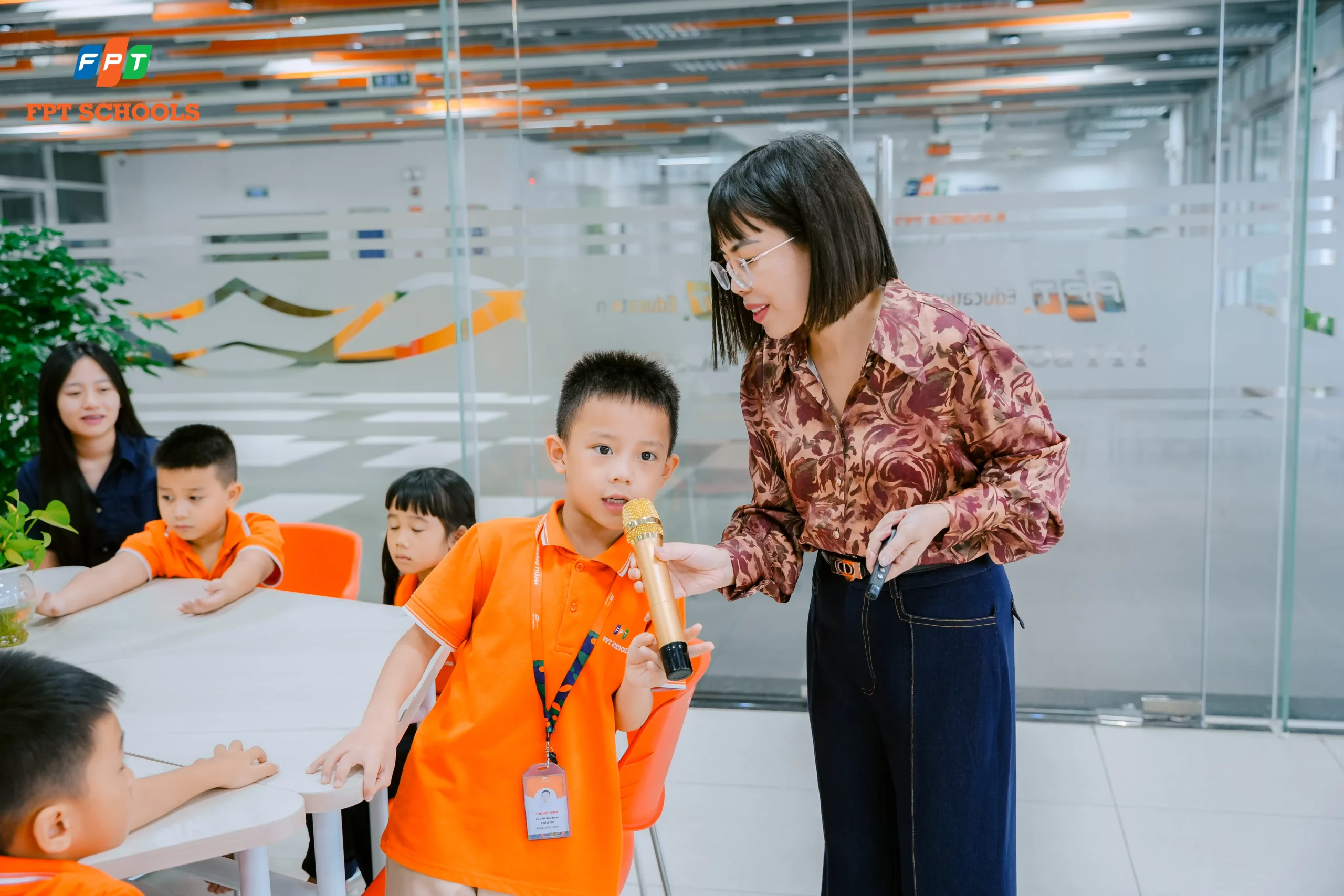Học sinh lớp 1 FPT School Thanh Hóa làm quen với văn hóa đọc | FPT Schools