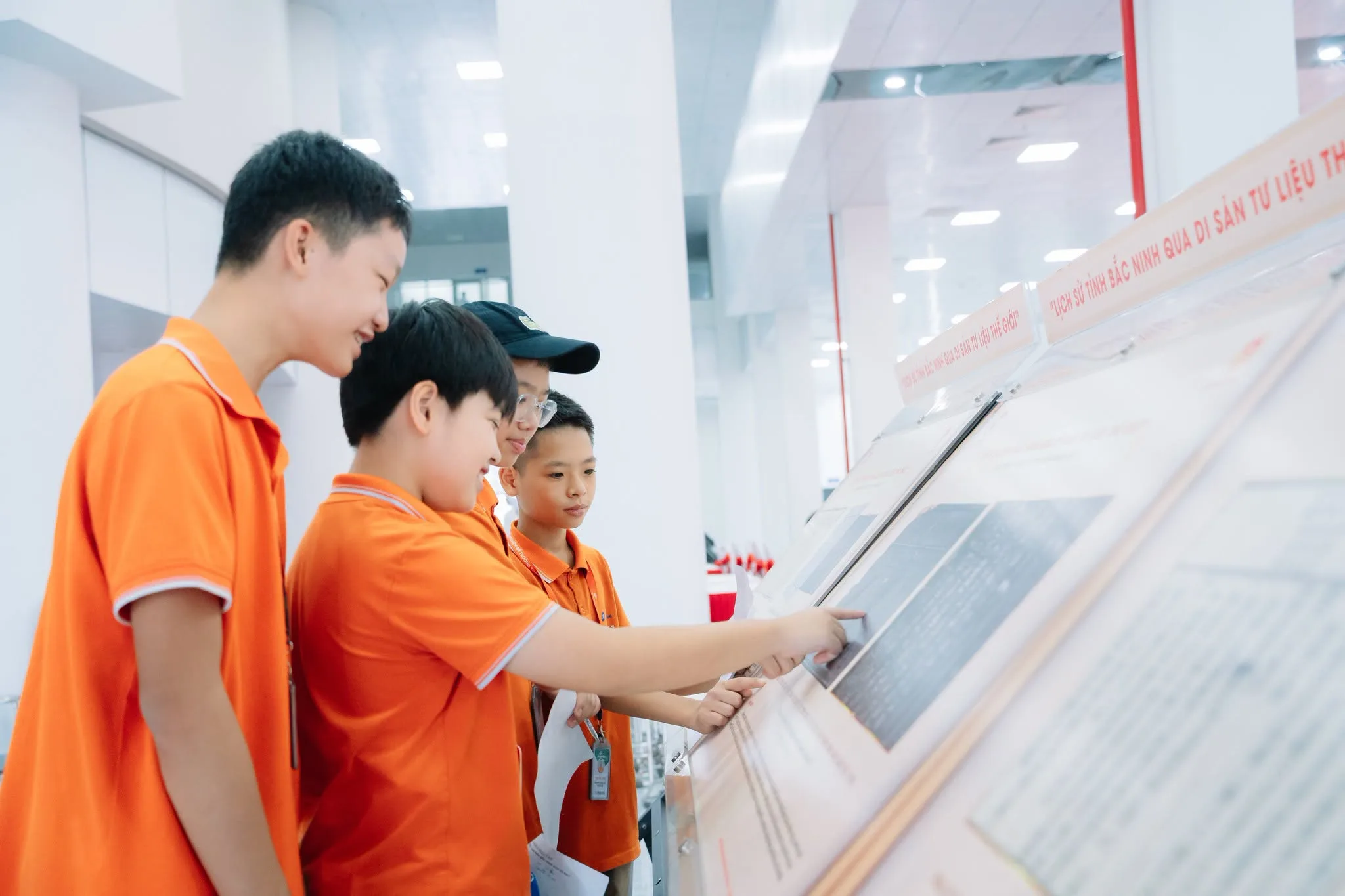 HỌC TẬP QUA TRẢI NGHIỆM | FSCHOOLERS KHỐI 7 KHÁM PHÁ TRIỂN LÃM QUÊ HƯƠNG “BẮC NINH XƯA VÀ NAY” | FPT Schools