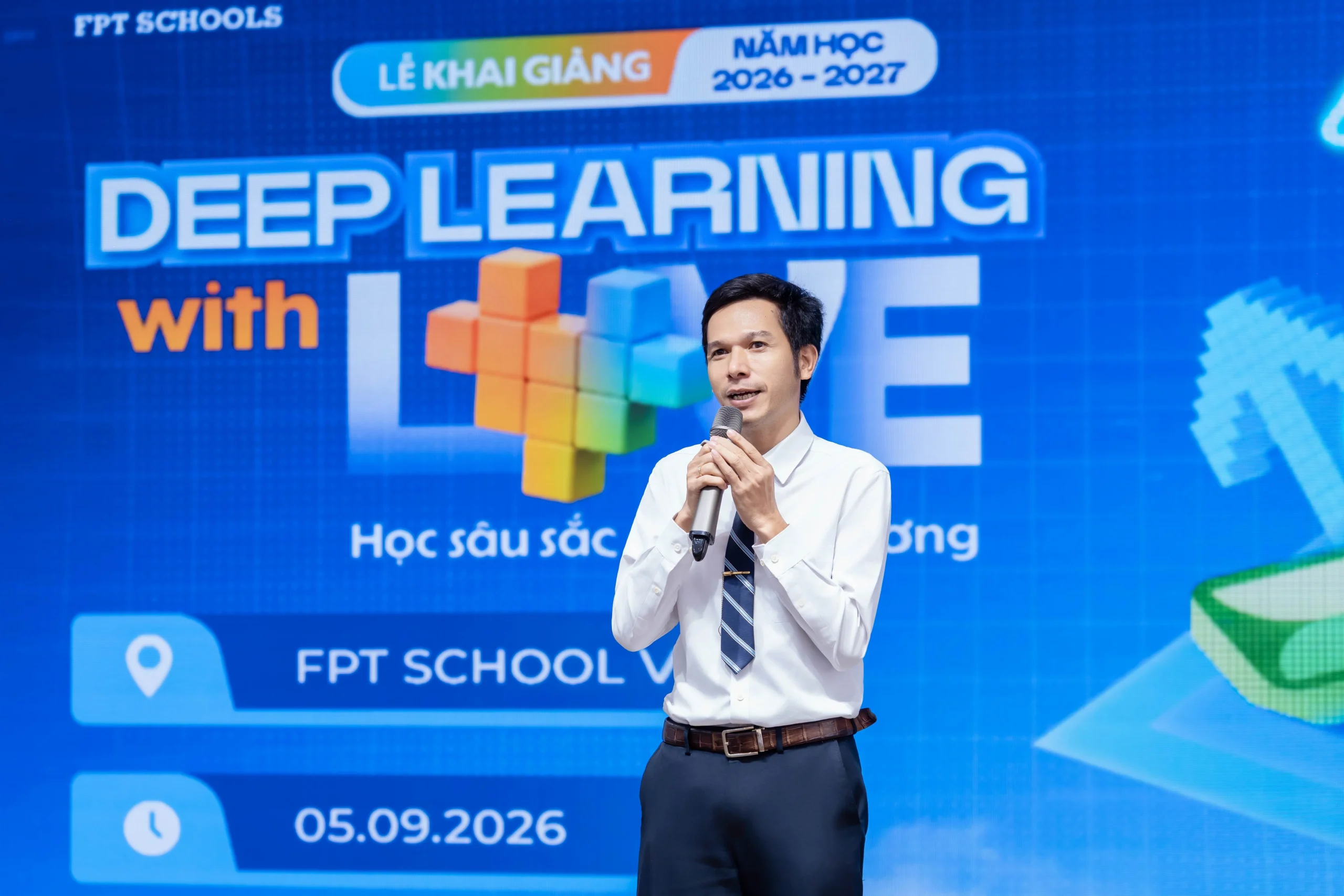 Thầy Trần Hải Hưng - Hiệu trưởng FPT School Vinh phát biểu tại Lễ khai giảng