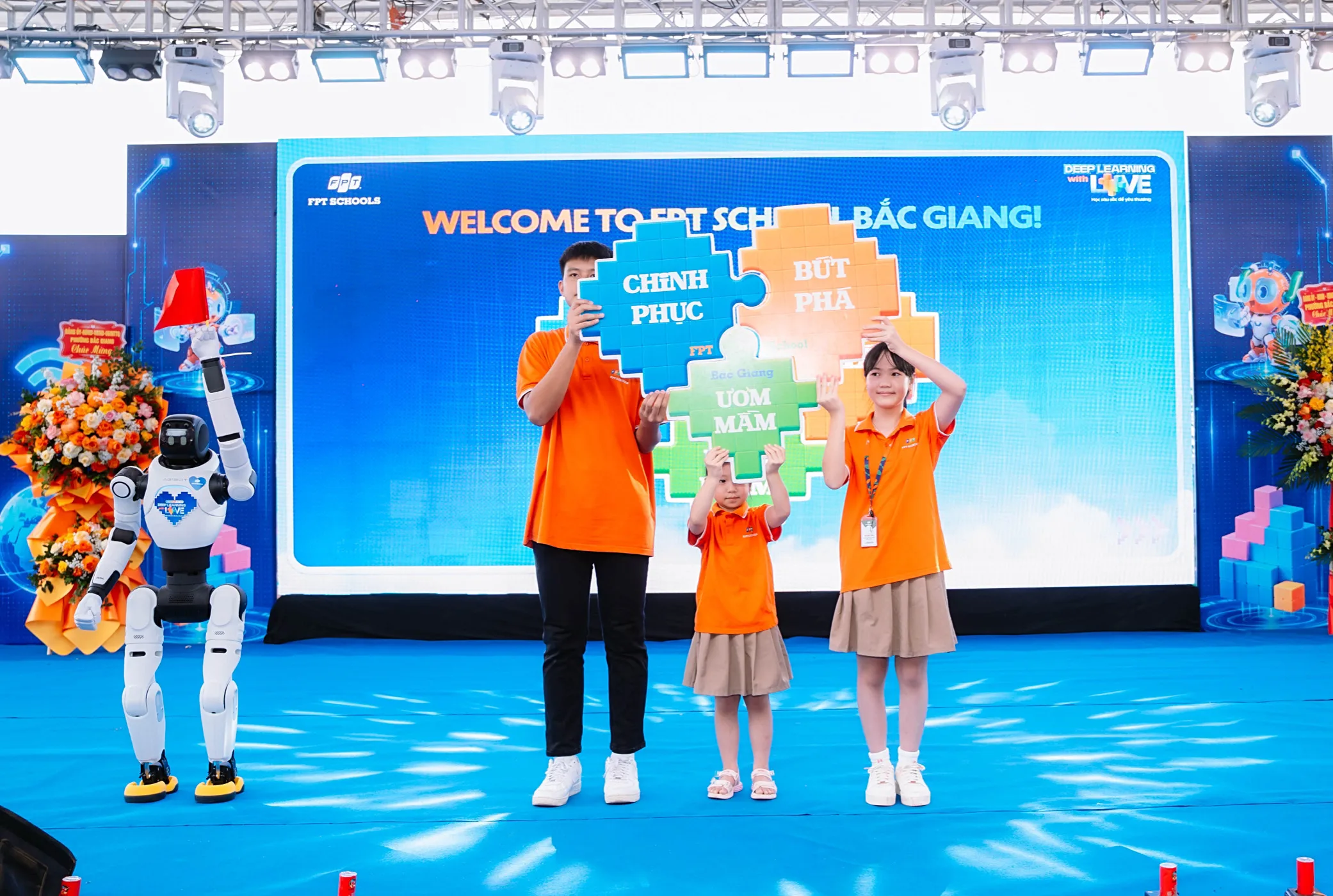 Lễ khai giảng FSchool Bắc Giang 2026: The Pixel of Love – Khi công nghệ kết nối yêu thương | FPT Schools