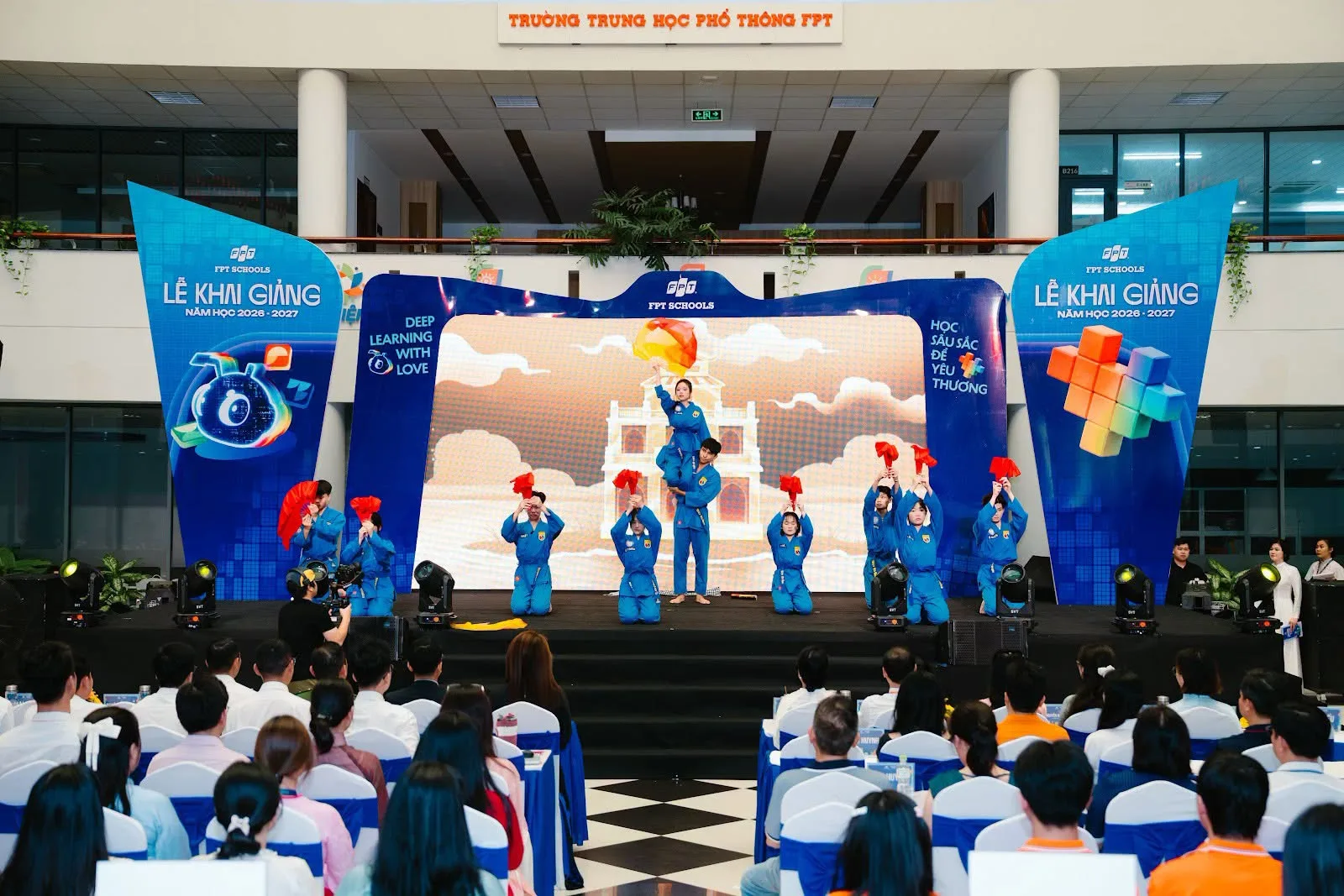 Lễ Khai giảng Phổ Thông FPT Cần Thơ Năm Học 2026-2027: Mở đầu hành trình "Deep Learning with Love" của hơn 700 Fschoolers | FPT Schools