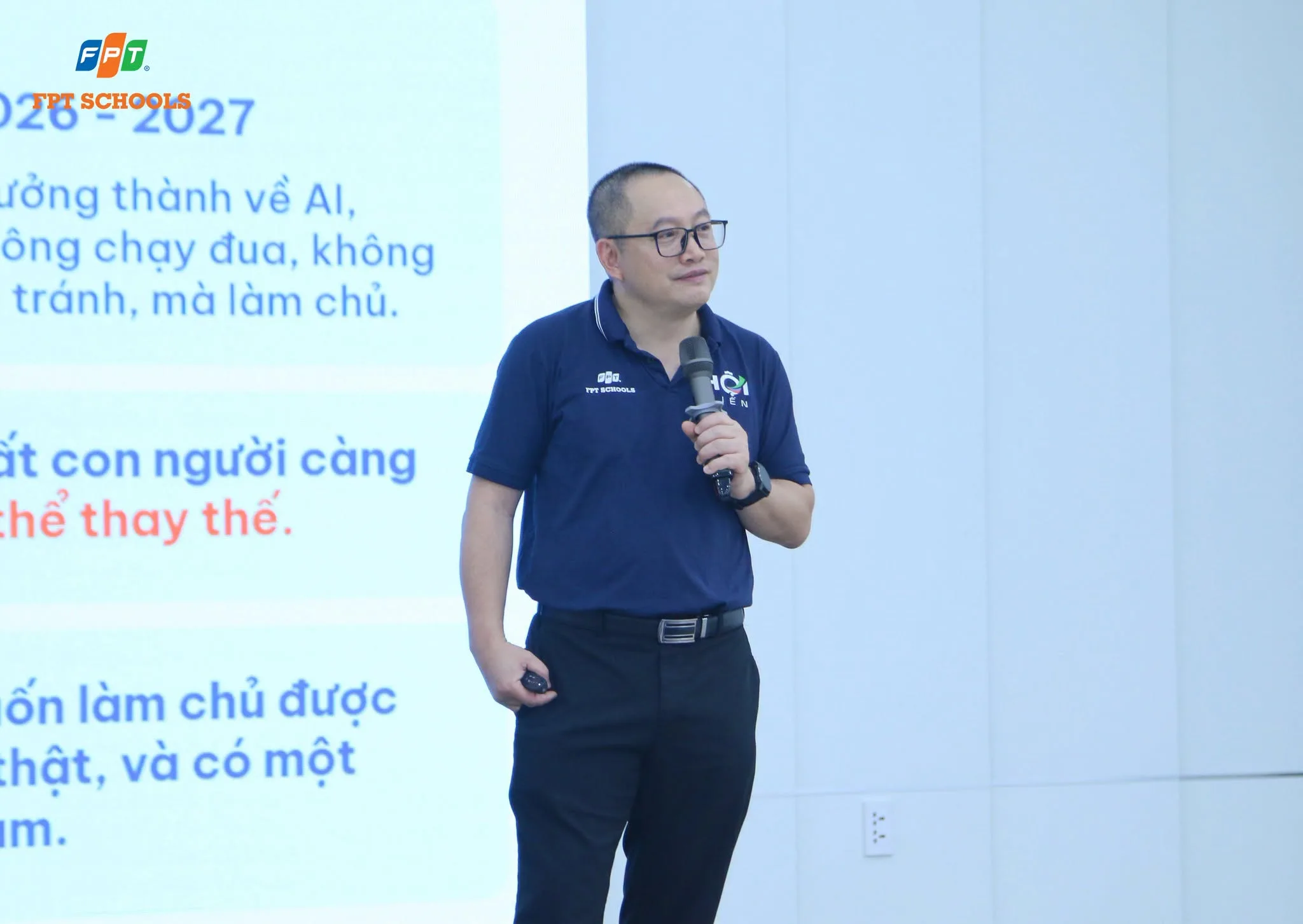 TS Nguyễn Xuân Phong chia sẻ tại Orientation Tour 2026