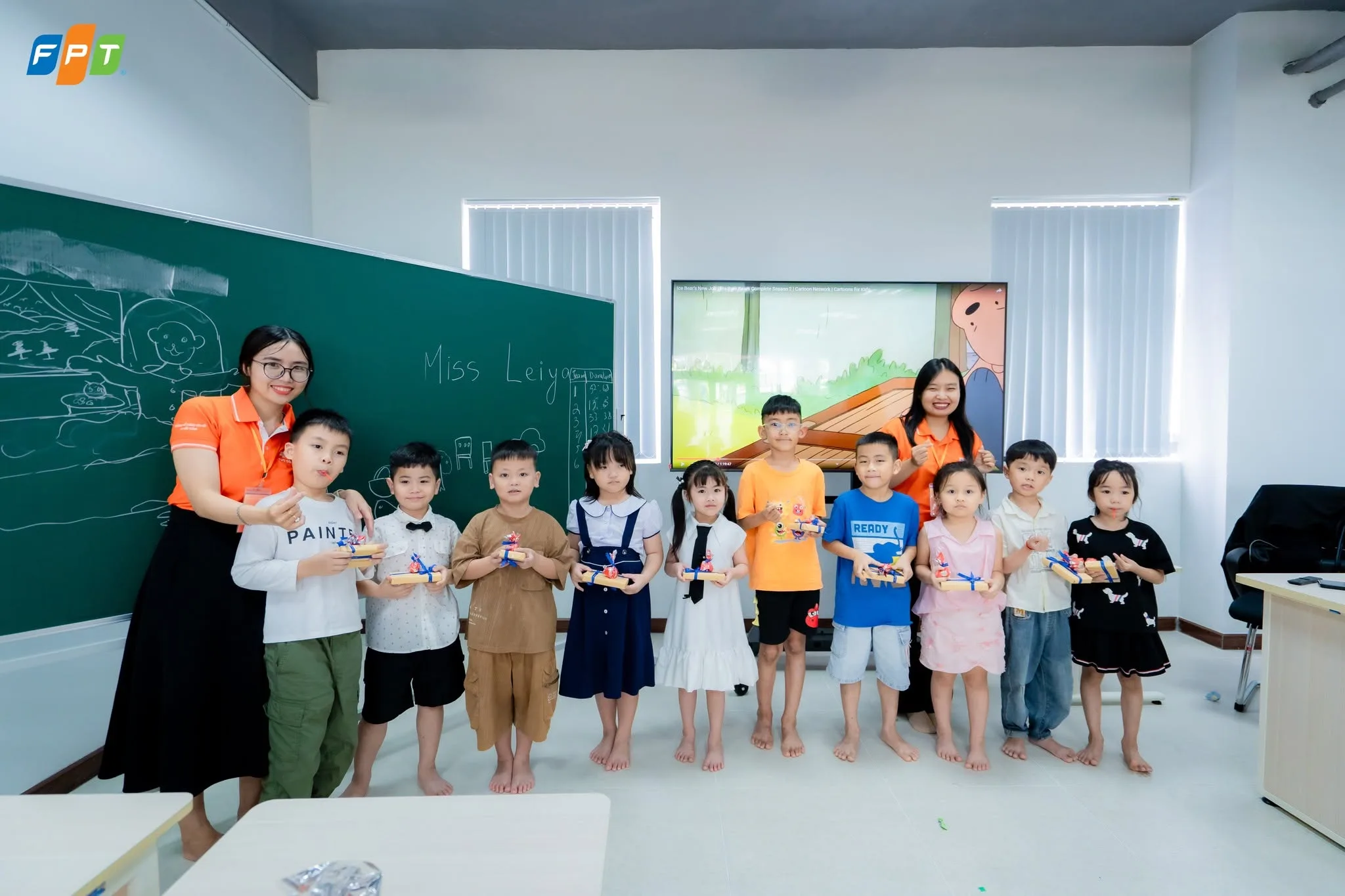 Có nên cho trẻ đi học sớm không? Xác định thời điểm lý tưởng cho con đi học | FPT Schools