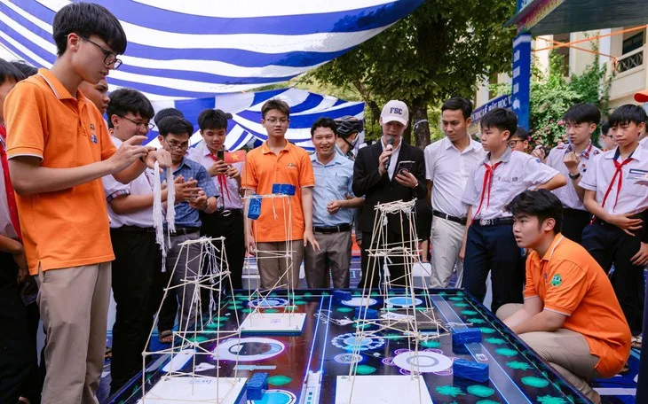 Học tập cá nhân hóa là gì? Giải pháp giúp mỗi học sinh phát triển đúng năng lực | FPT Schools