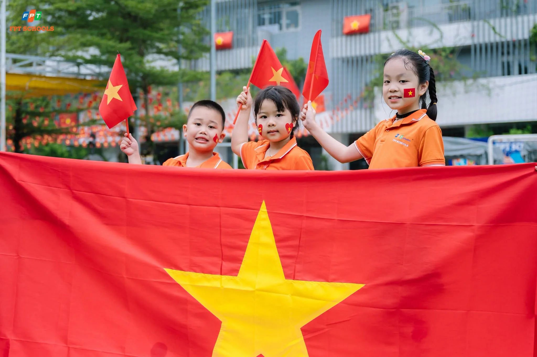 FPT School Bắc Ninh chào mừng Quốc khánh 2/9: Một thế hệ biết ơn – Một thế hệ tiếp nối | FPT Schools