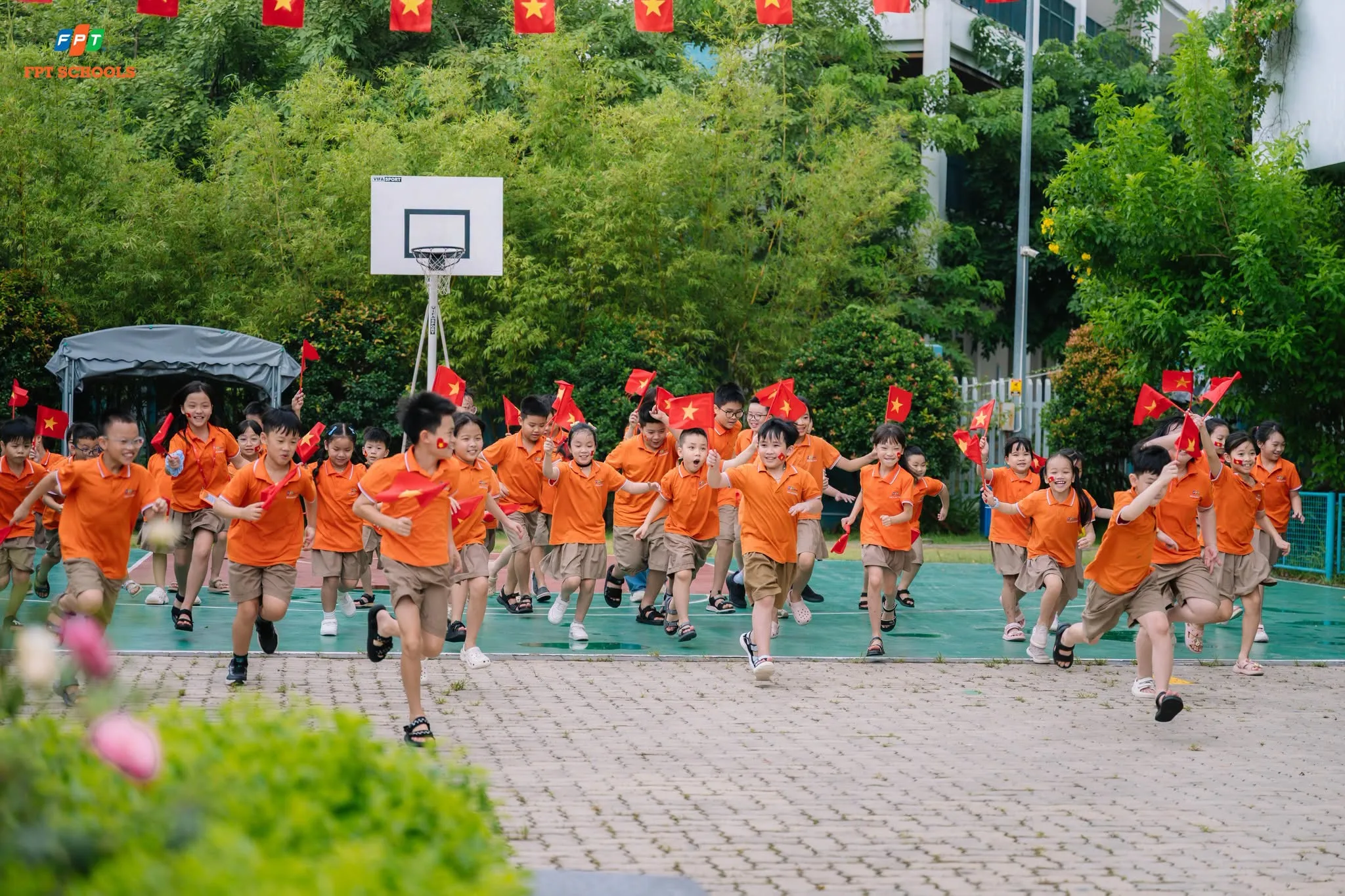 FPT School Bắc Ninh chào mừng Quốc khánh 2/9: Một thế hệ biết ơn – Một thế hệ tiếp nối | FPT Schools