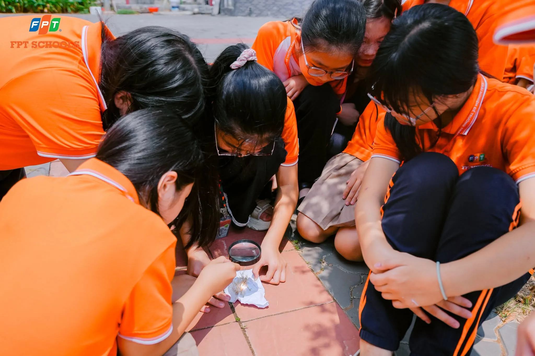 Thực hành Sinh học| Học sinh Fschool Thanh Hoá “nhìn gần hơn” để hiểu hơn thế giới xung quanh - FPT Education thực hành sinh học