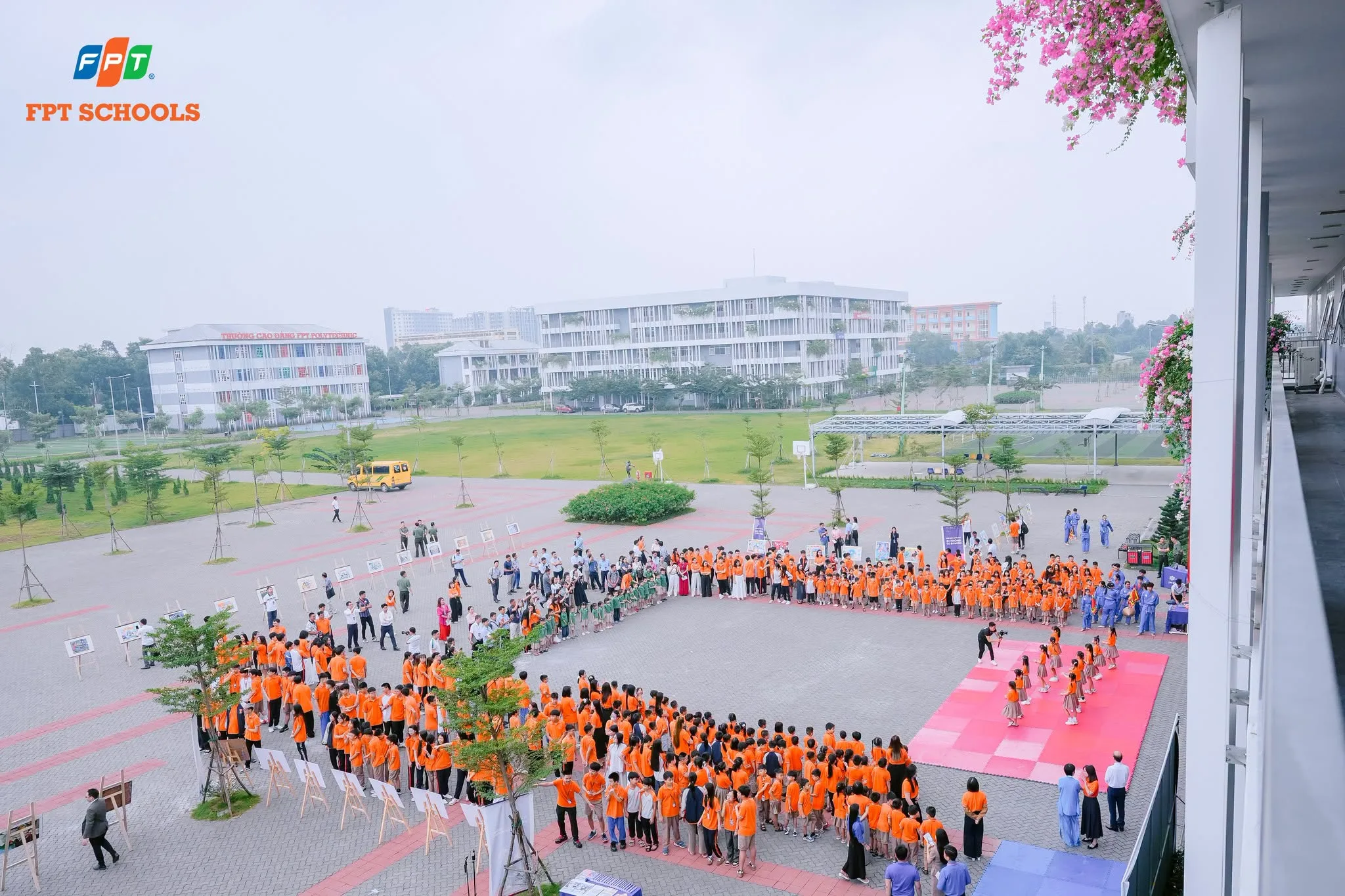 FSchoolers hưởng ứng chiến dịch “Không Một Mình 2026”