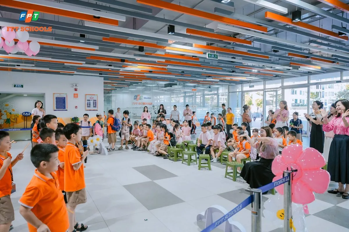 20/10 tại FPT School Thanh Hóa: Rực rỡ sắc hồng, đong đầy yêu thương - FPT Education Tiết mục văn nghệ chào mừng Ngày Phụ nữ Việt Nam 20/10
