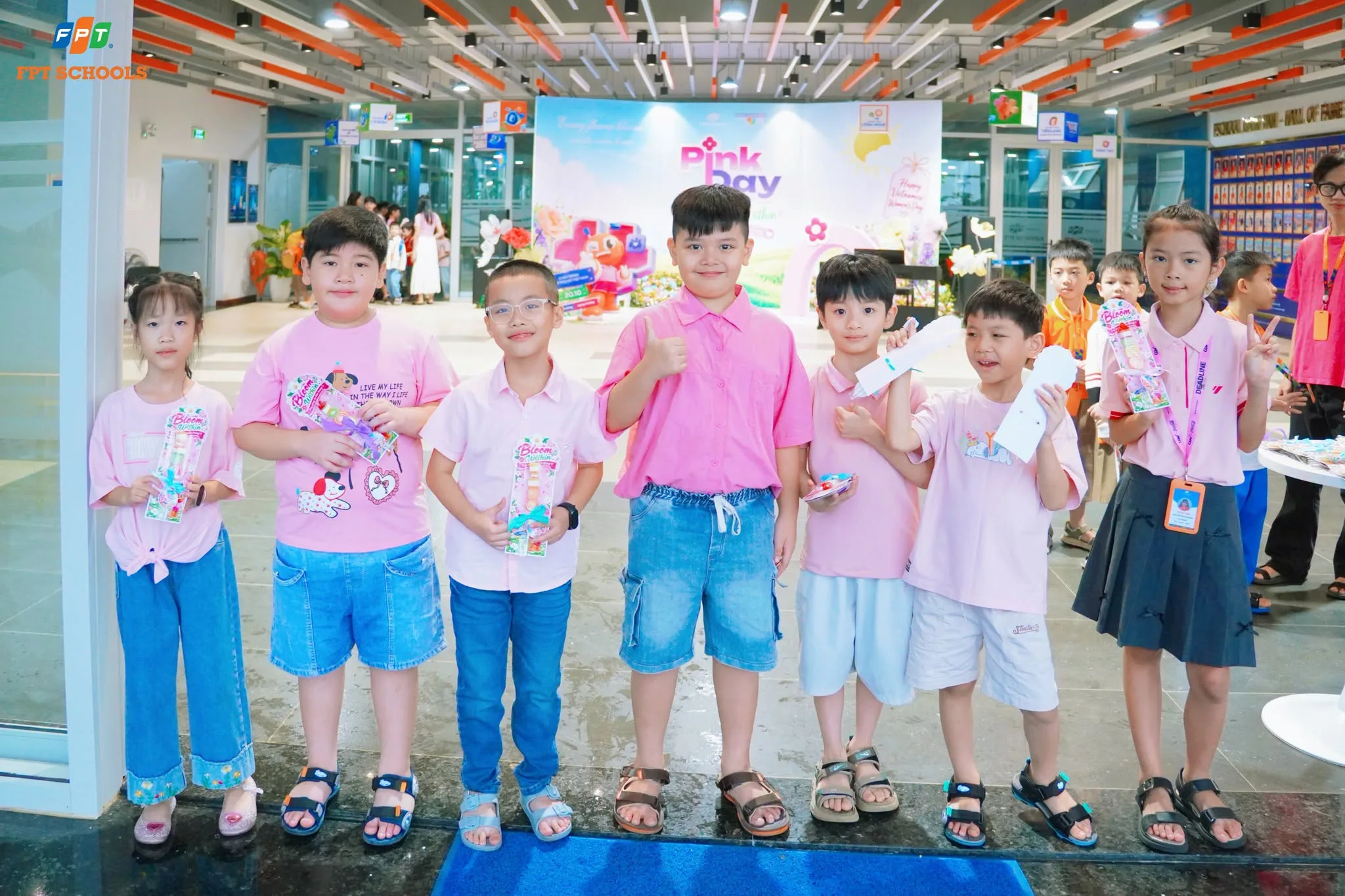 BLOOM WITHIN – Học sinh FPT School Long Vân gửi trọn yêu thương mùa 20/10 | FPT Schools
