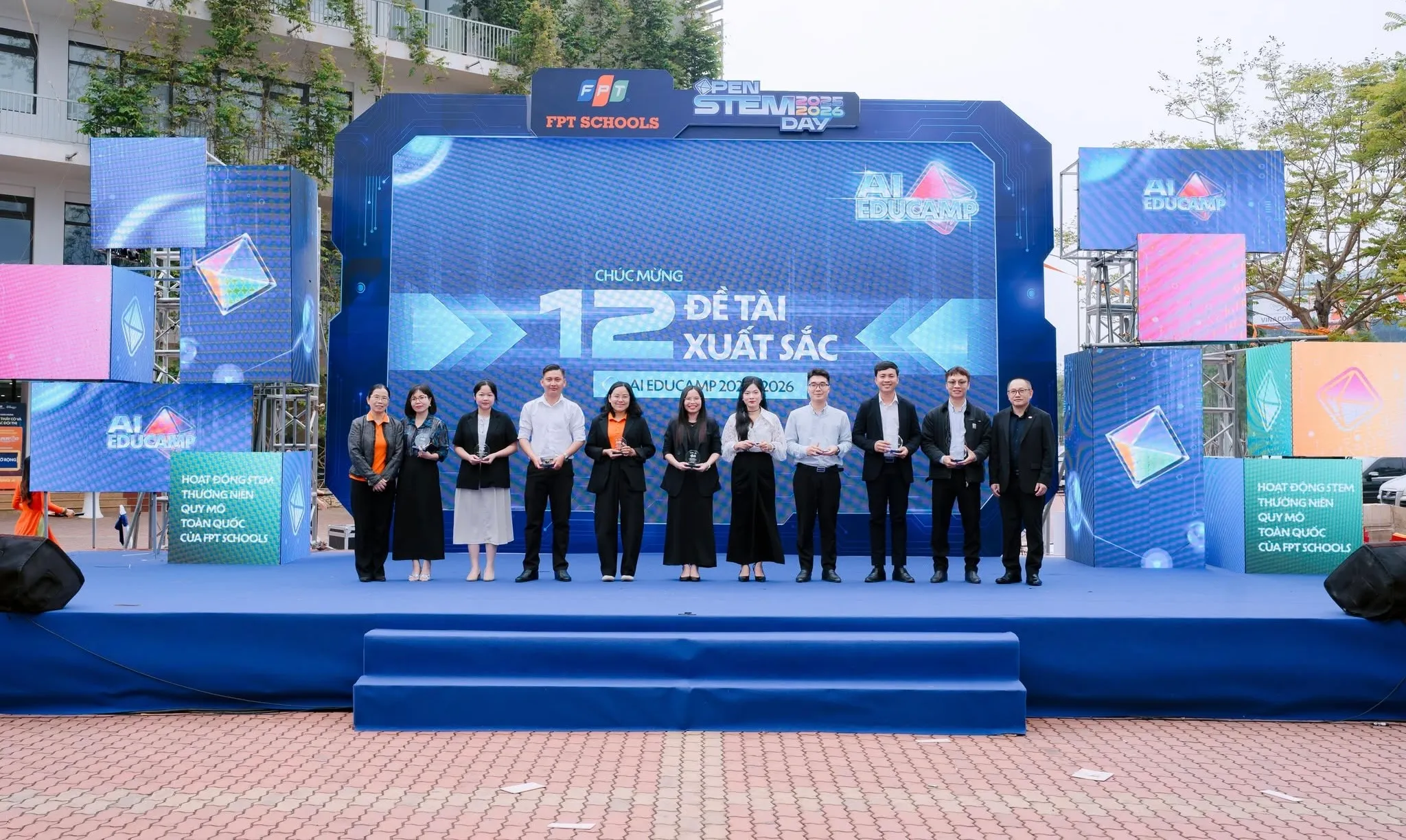 Các cán bộ giáo viên TOP 12 được vinh danh tại Open STEM Day năm học 2025-2026
