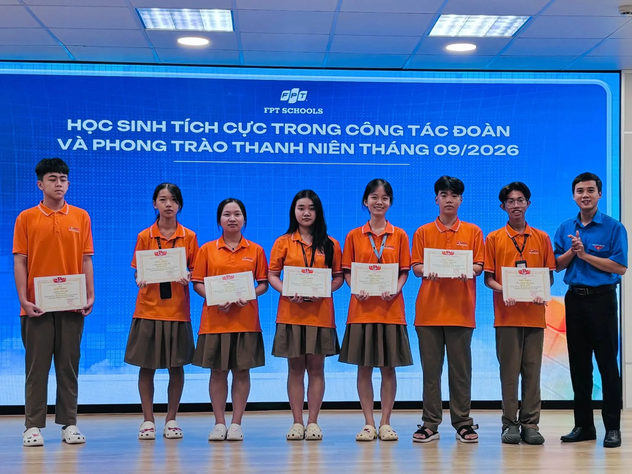 Học sinh Phổ Thông FPT Cần Thơ tỏa sáng trên nhiều lĩnh vực tại buổi sinh hoạt toàn khối tháng 10 | FPT Schools
