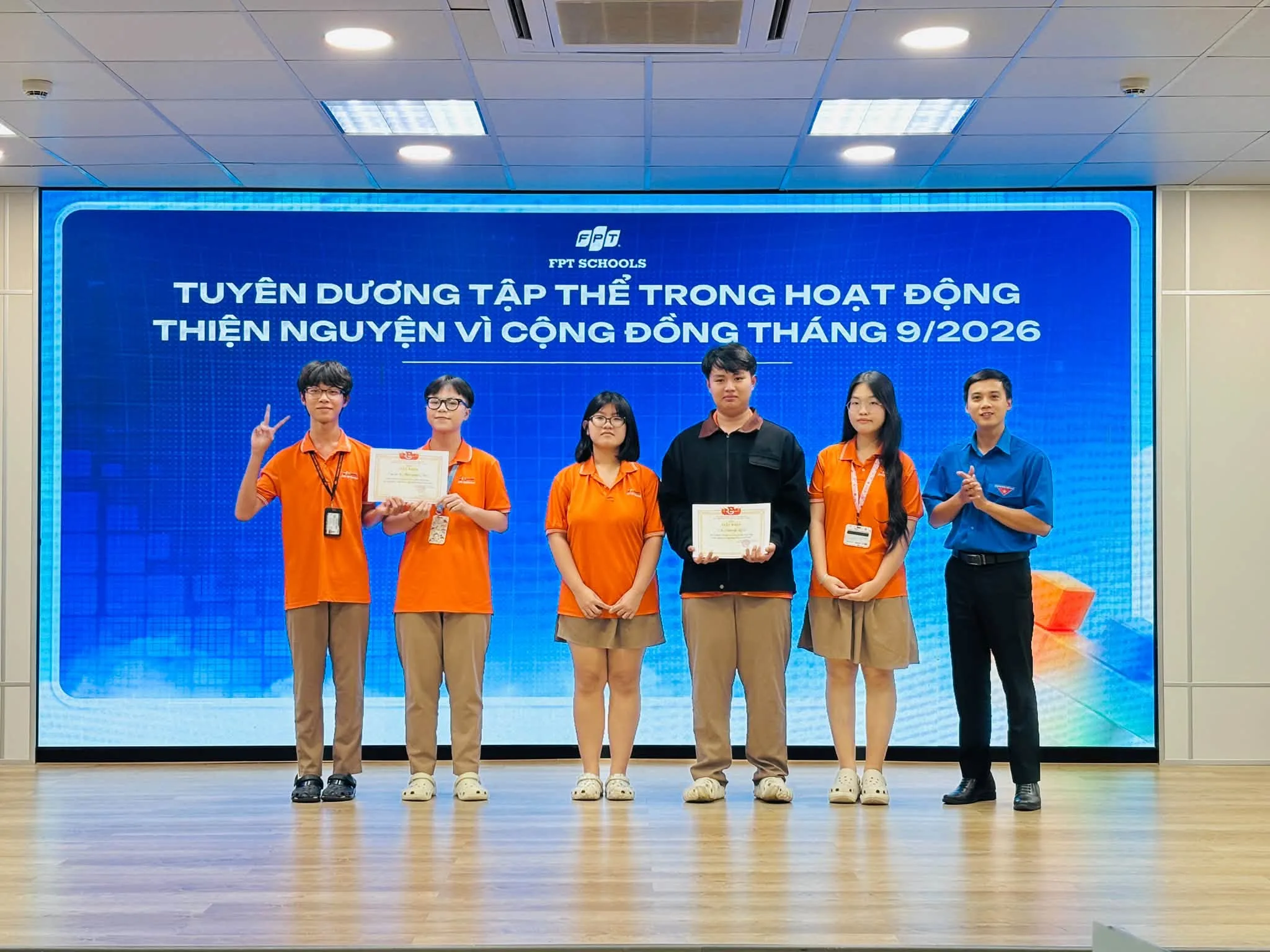 Học sinh Phổ Thông FPT Cần Thơ tỏa sáng trên nhiều lĩnh vực tại buổi sinh hoạt toàn khối tháng 10 | FPT Schools