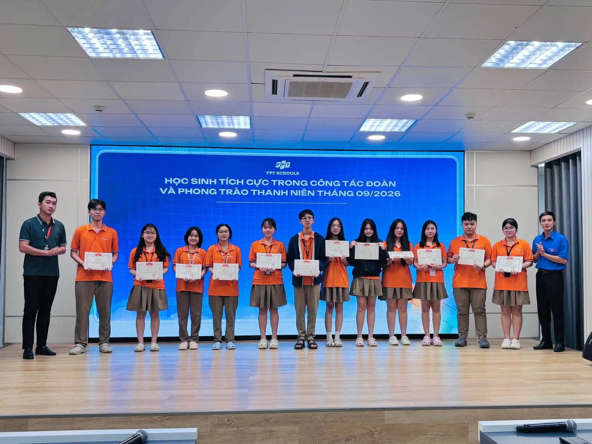 Học sinh Phổ Thông FPT Cần Thơ tỏa sáng trên nhiều lĩnh vực tại buổi sinh hoạt toàn khối tháng 10 | FPT Schools