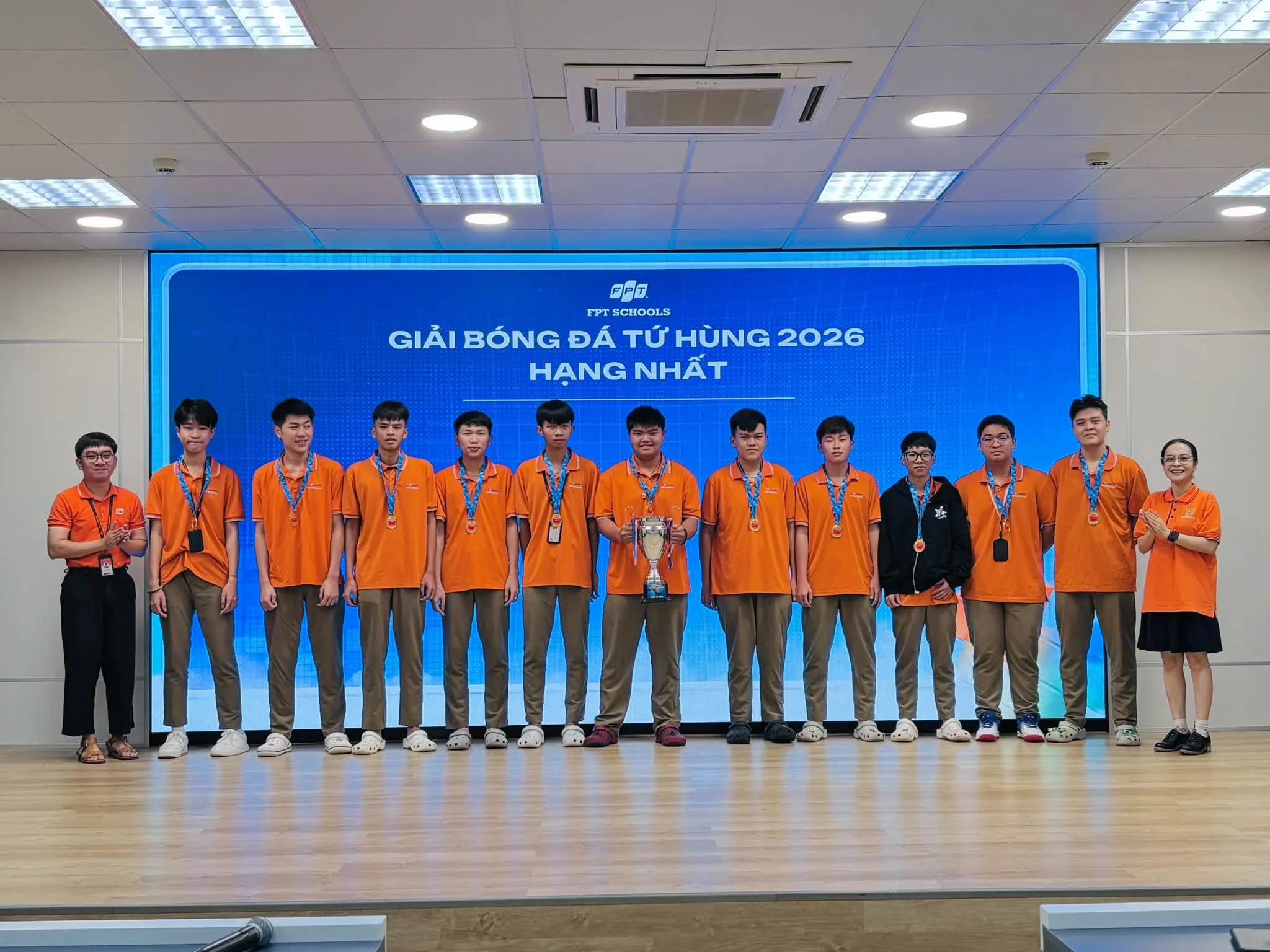 Học sinh Phổ Thông FPT Cần Thơ tỏa sáng trên nhiều lĩnh vực tại buổi sinh hoạt toàn khối tháng 10 | FPT Schools