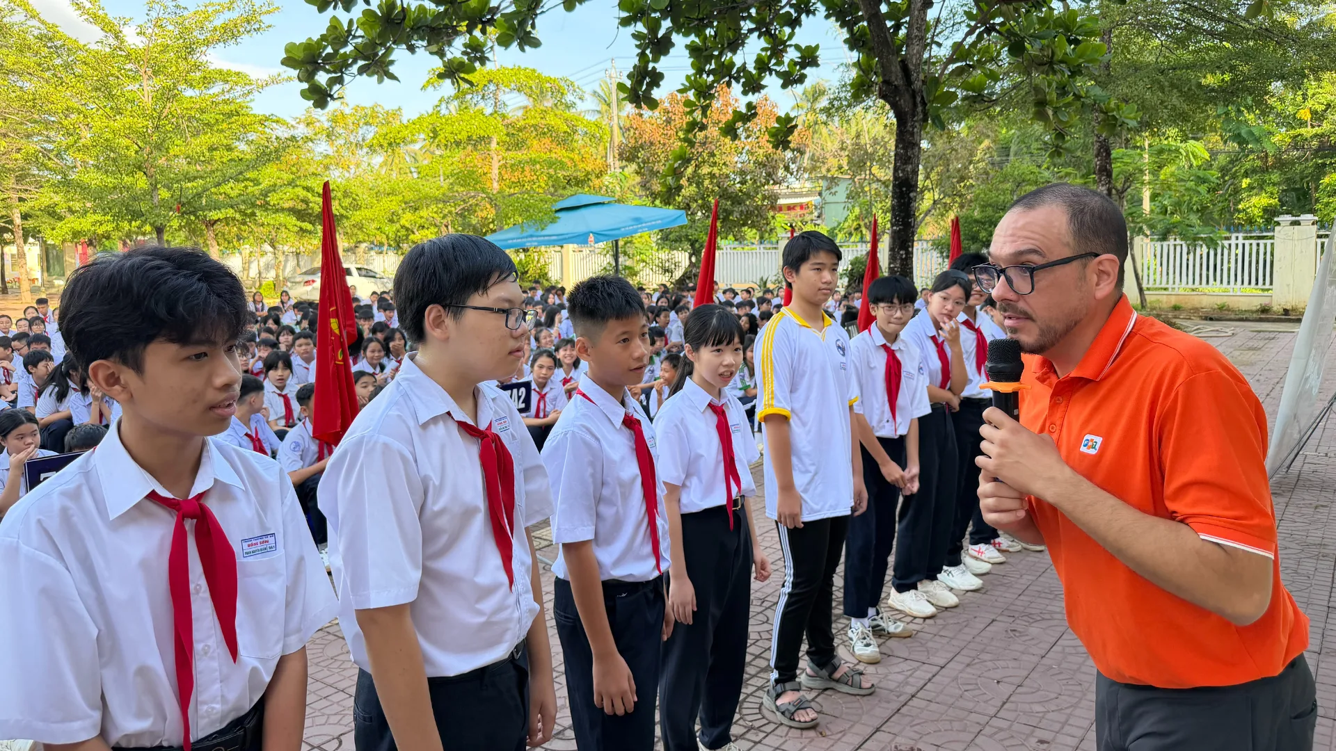 FPT School Quy Nhơn mang hành trình trải nghiệm tiếng Anh đến học sinh THCS Bồng Sơn | FPT Schools