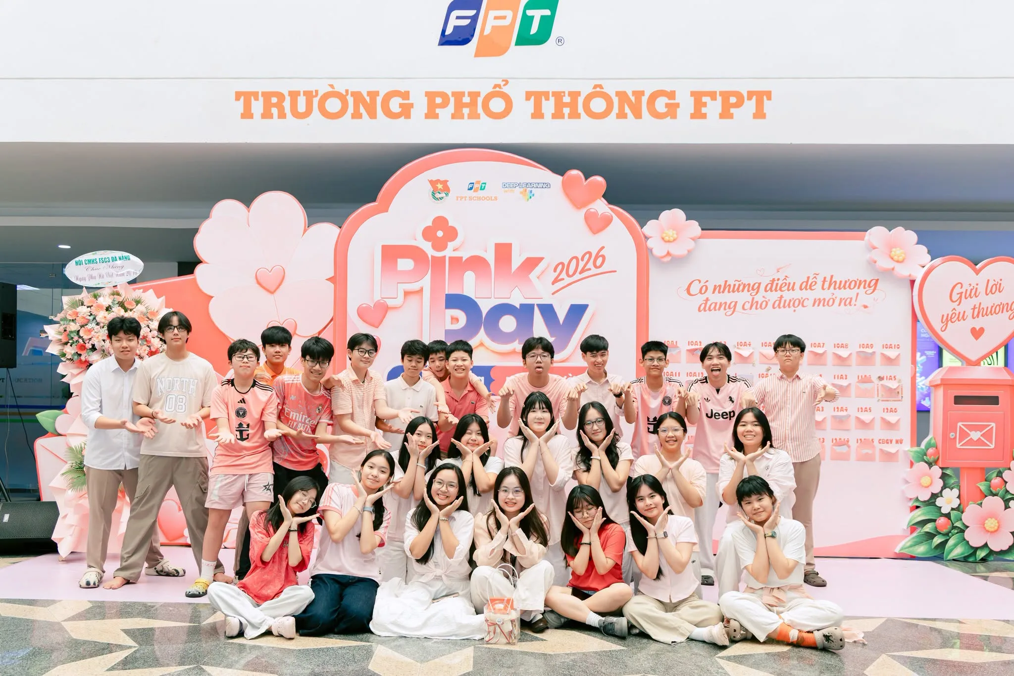 THPT FPT ĐÀ NẴNG NGẬP TRÀN SẮC HỒNG VỚI NGÀY HỘI PINK DAY – GHÉ TRƯỜNG NGÀY HƯỜNG | FPT Schools