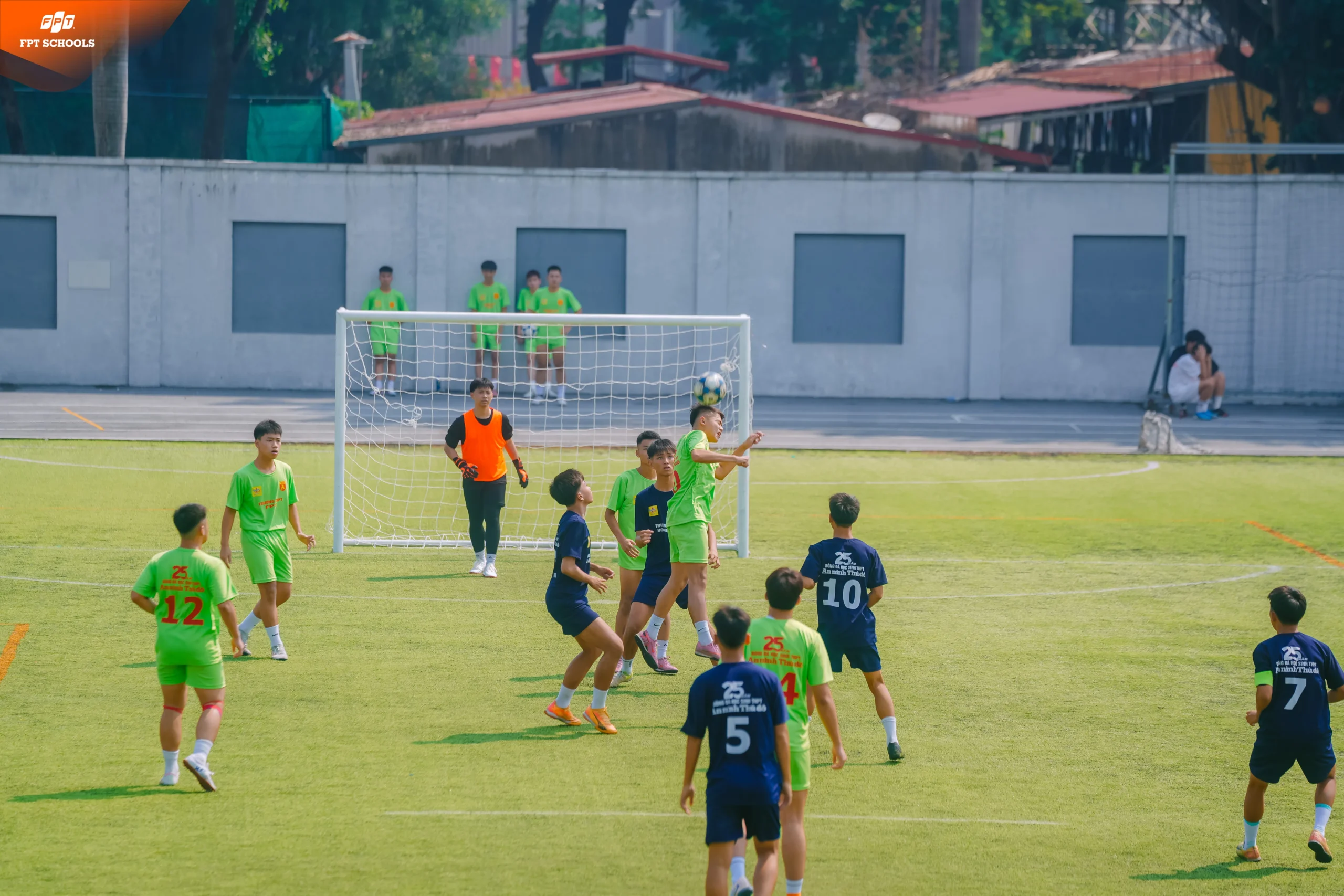 TUYỂN THỦ NHÀ FSCHOOL HÒA LẠC TỎA SÁNG TẠI GIẢI BÓNG ĐÁ HỌC SINH THPT HÀ NỘI – AN NINH THỦ ĐÔ | FPT Schools