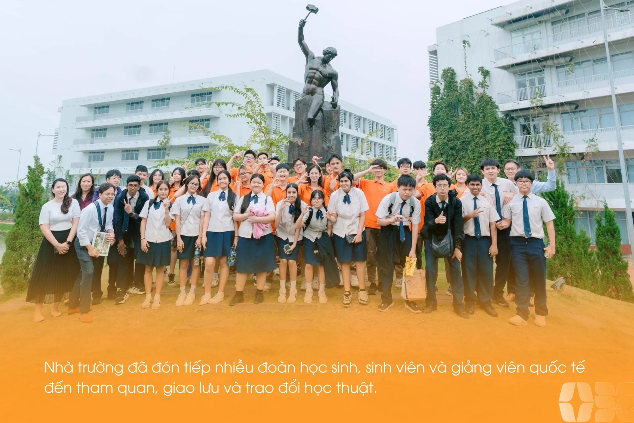 NHÓM HOẠT ĐỘNG TRẢI NGHIỆM TỰ CHỌN PHÁT TRIỂN CÁ NHÂN TẠI TRƯỜNG THPT FPT - FPT Education NHÓM HOẠT ĐỘNG TRẢI NGHIỆM TỰ CHỌN PHÁT TRIỂN CÁ NHÂN TẠI TRƯỜNG THPT FPT | FPT Schools