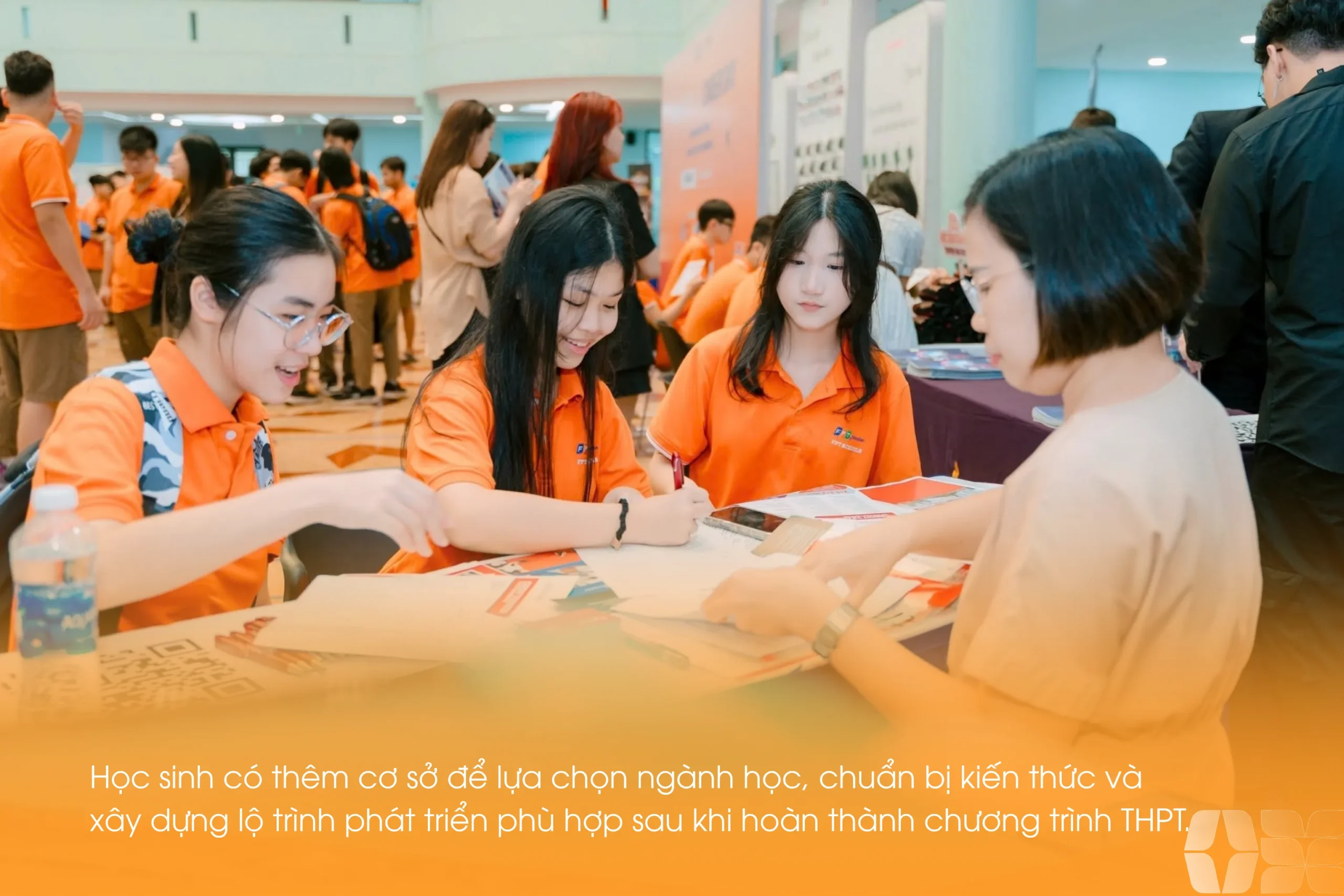 NHÓM HOẠT ĐỘNG TRẢI NGHIỆM TỰ CHỌN PHÁT TRIỂN CÁ NHÂN TẠI TRƯỜNG THPT FPT - FPT Education NHÓM HOẠT ĐỘNG TRẢI NGHIỆM TỰ CHỌN PHÁT TRIỂN CÁ NHÂN TẠI TRƯỜNG THPT FPT | FPT Schools
