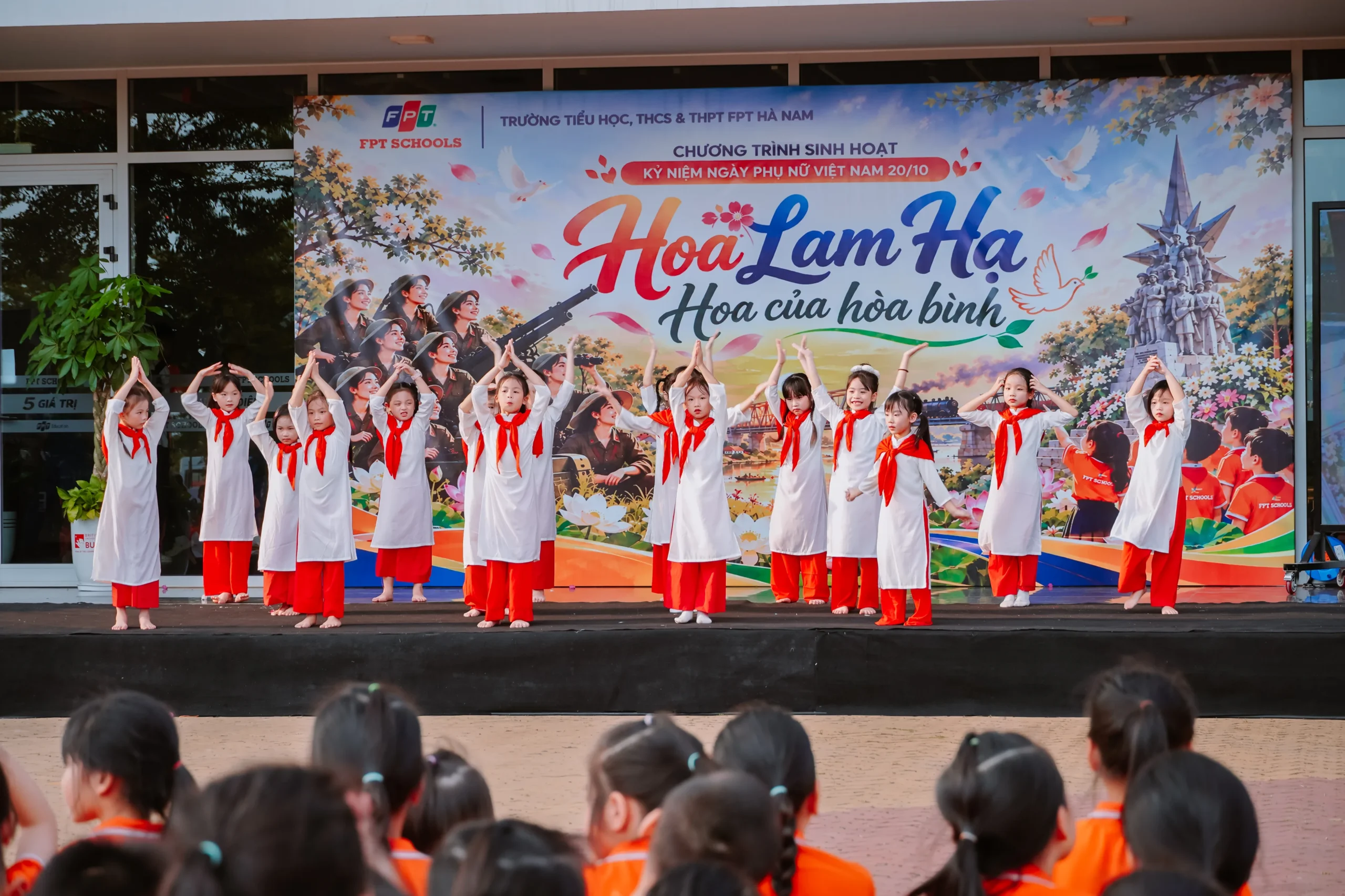 FPT School Hà Nam tổ chức chương trình “Hoa Lam Hạ – Hoa của hòa bình” - FPT Education FPT School Hà Nam tổ chức chương trình “Hoa Lam Hạ – Hoa của hòa bình” | FPT Schools