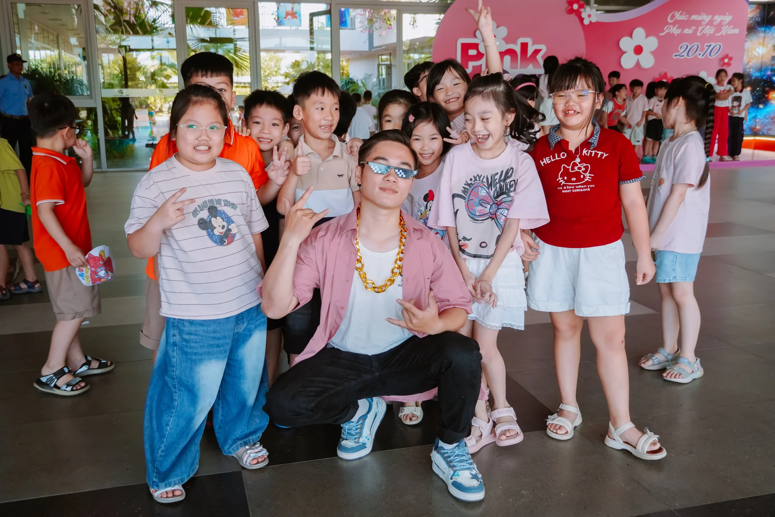 Pink Day! 2026 – Sắc hồng rực rỡ lan tỏa yêu thương tại FPT School Hà Nam